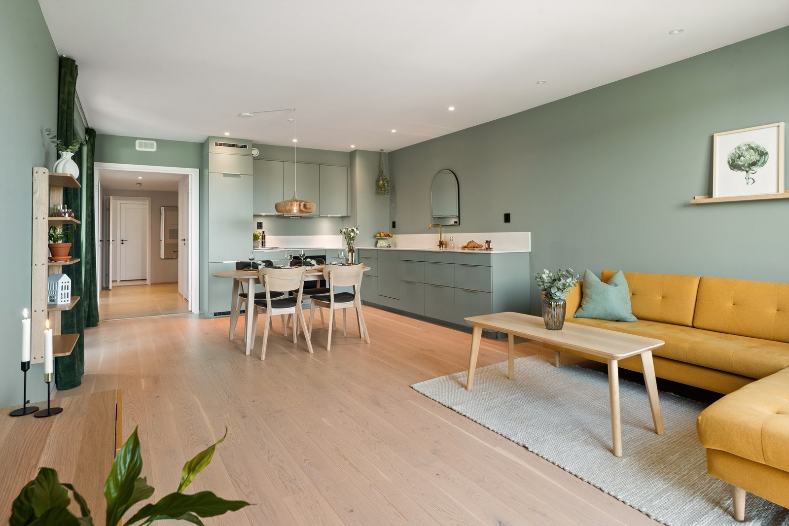 Lekre interiørvalg og fargenyanser som gir boligen særpreg. Galleribilde