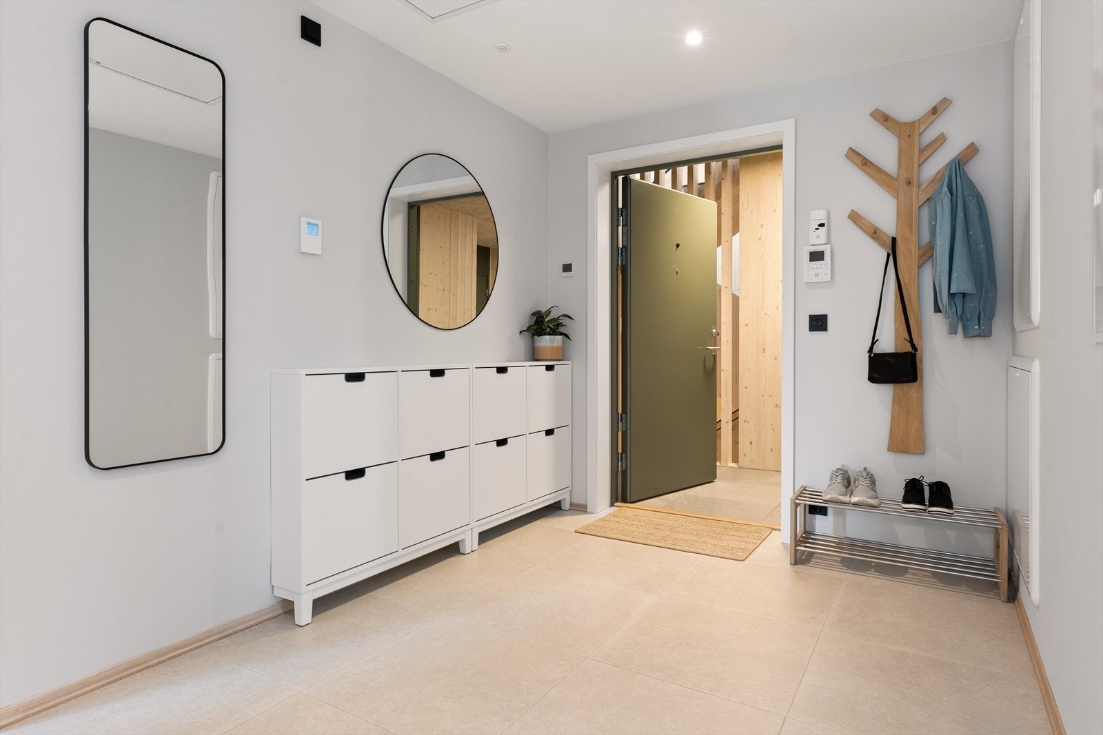 Velkommen til ditt nye hjem! En romslig og funksjonell entré Galleribilde