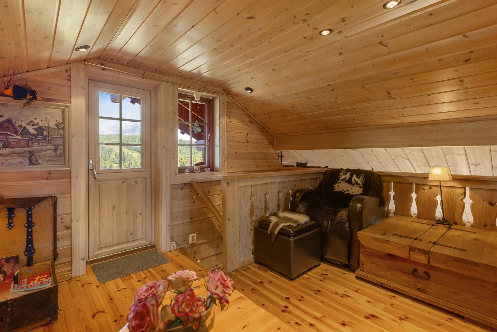 Loftsstue med utgang til terrasse Galleribilde