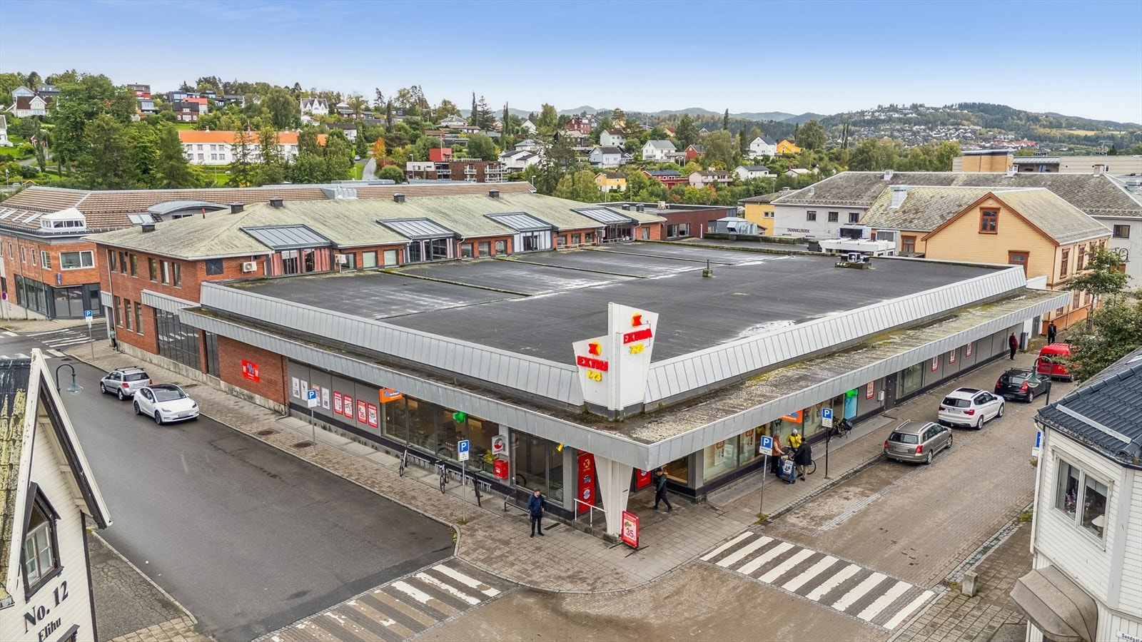 Leiligheten ligger i 2. etg. over Coop Ekstra. Heis ned til butikk. Galleribilde