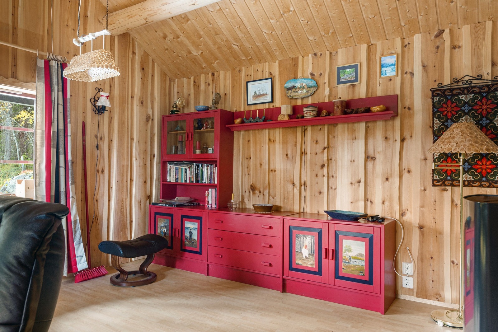 Stue med god takhøyde. Galleribilde