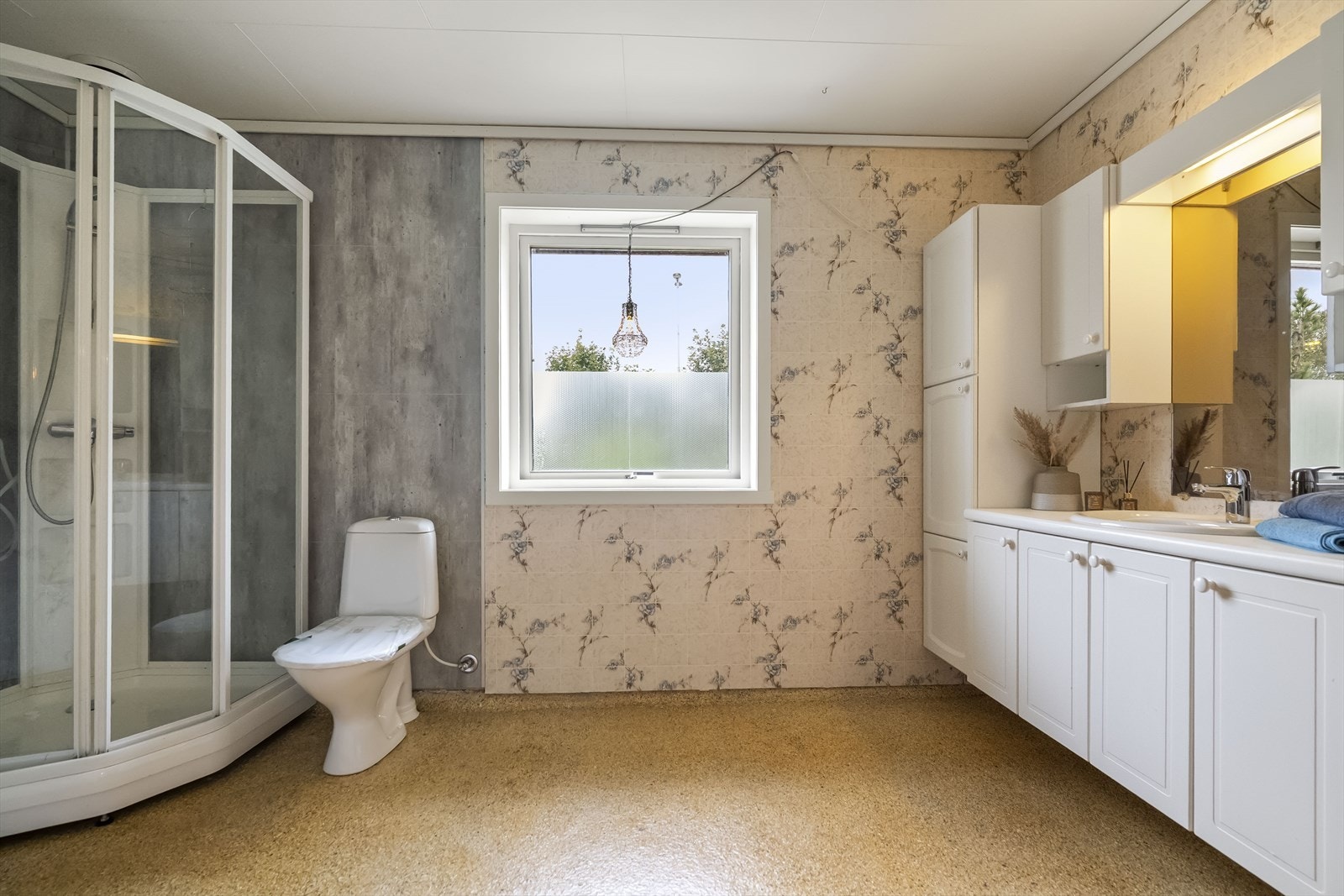 Romsleg bad på hovudplan Galleribilde