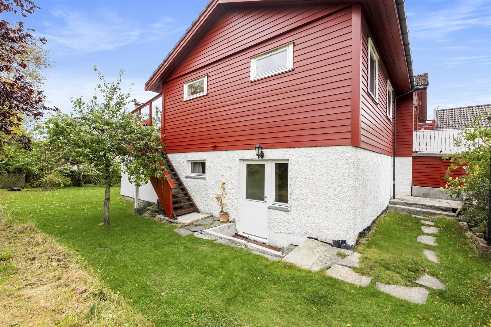 Inngang til delar av u.etg. som er innreidd Galleribilde