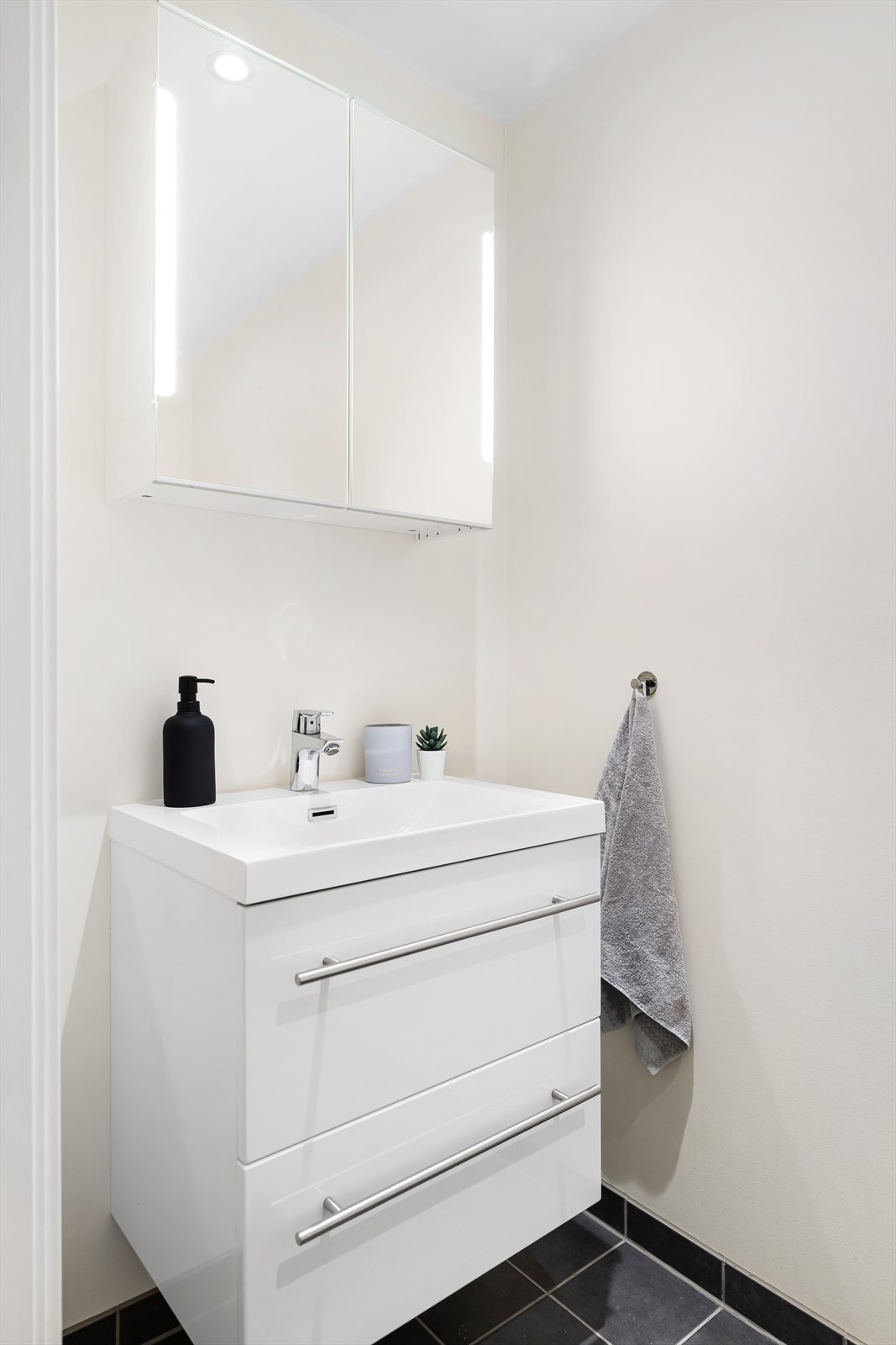 Praktisk med separat toalettrom. Galleribilde