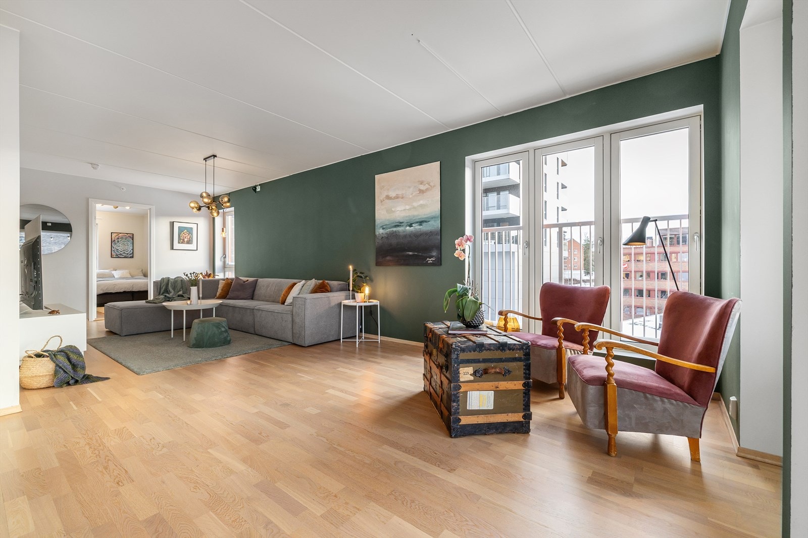 I stuen er det også fransk balkong som gir svært fine luftemuligheter på sommer. Galleribilde