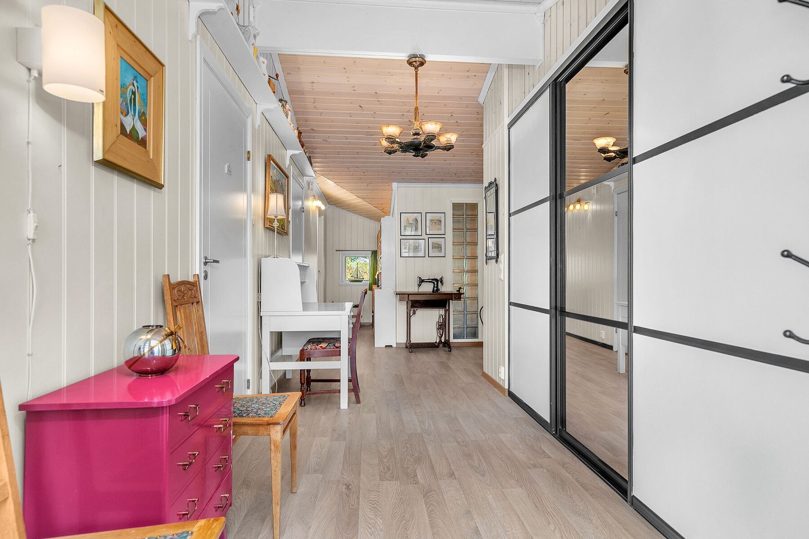 Entré Garderobe Galleribilde