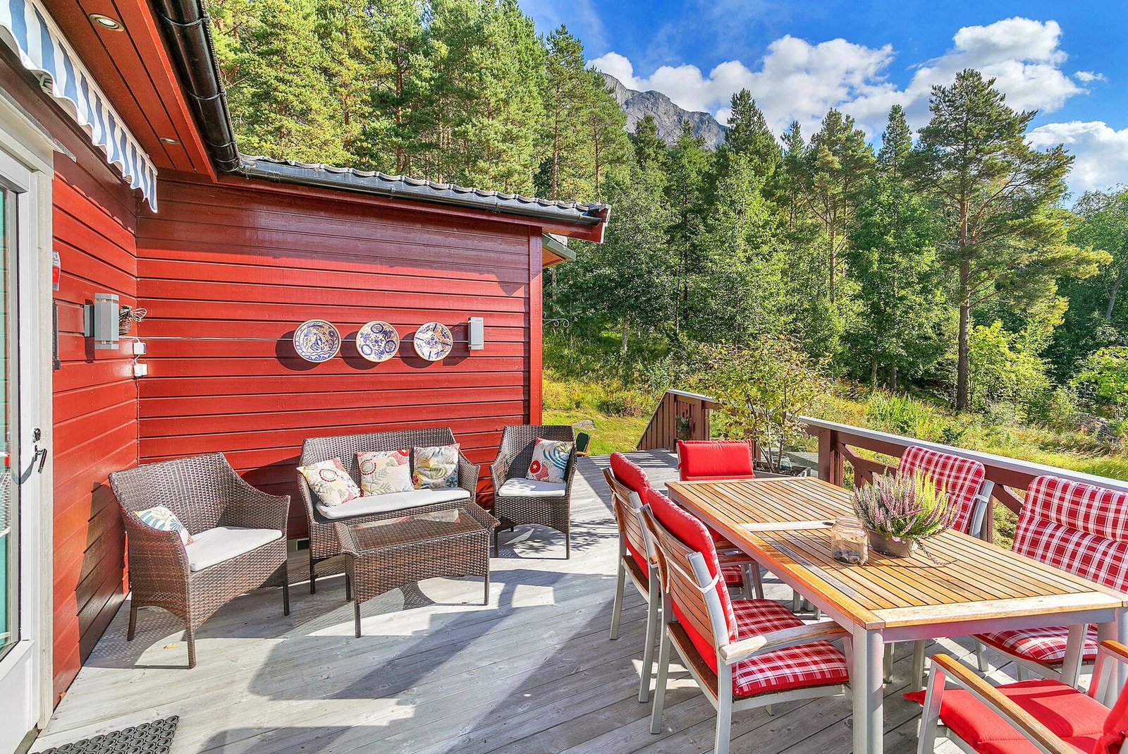 God plass til utemøbler Galleribilde