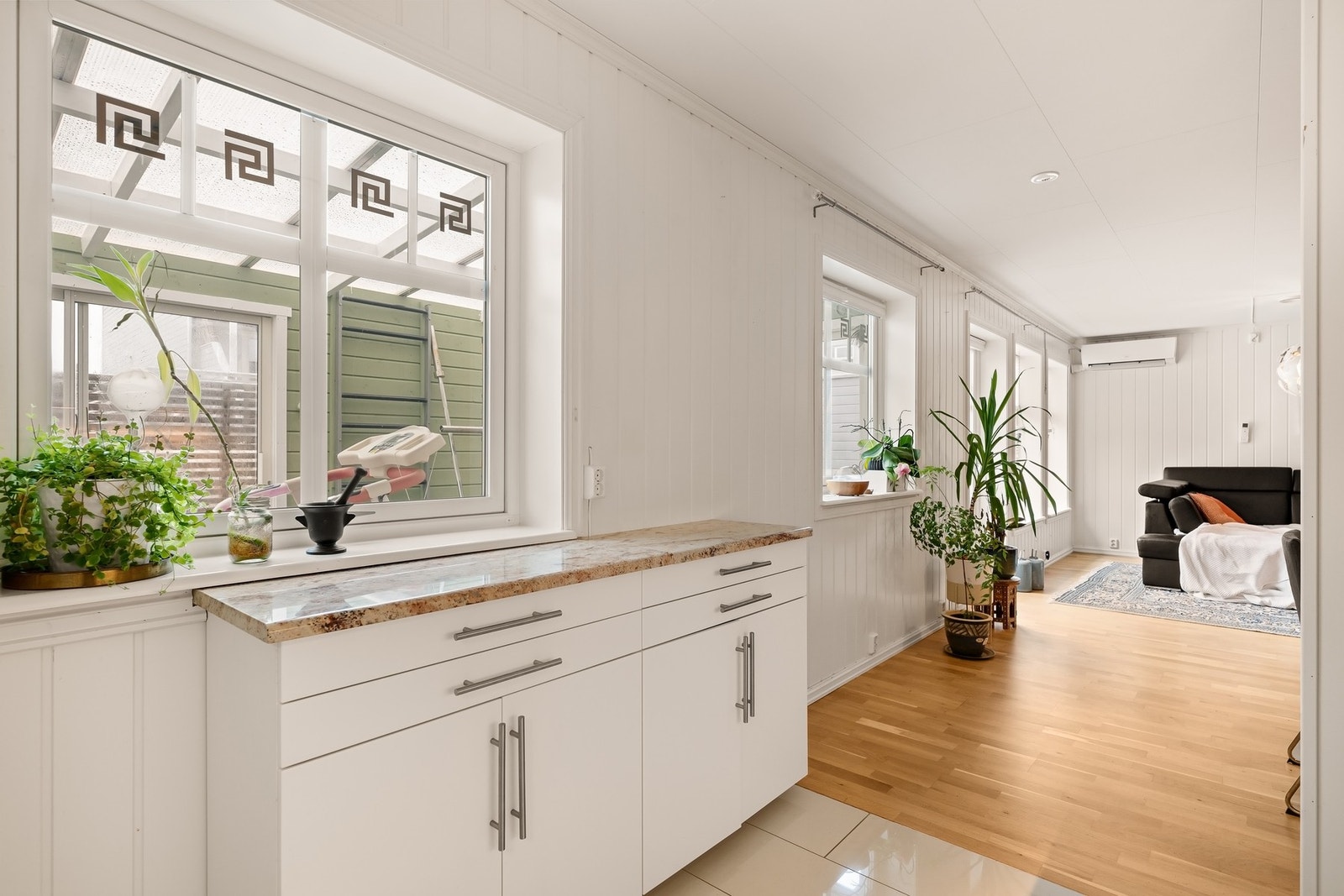 Tidløse materialvalg og funksjonell utforming Galleribilde