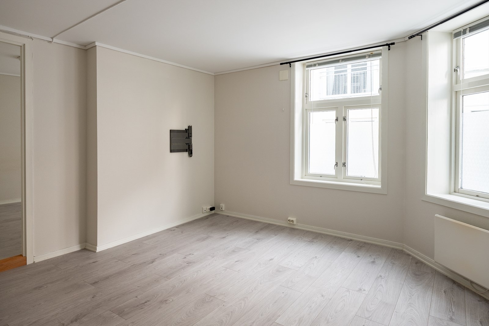 Få minutters gange til bl.a. Trondheim Torg, Solsiden, Bakklandet, Skansen og Marinen. Nærmeste busstopp ligger innen 2 minutters gange og tilbyr hyppige avganger til byens studiesteder. Galleribilde