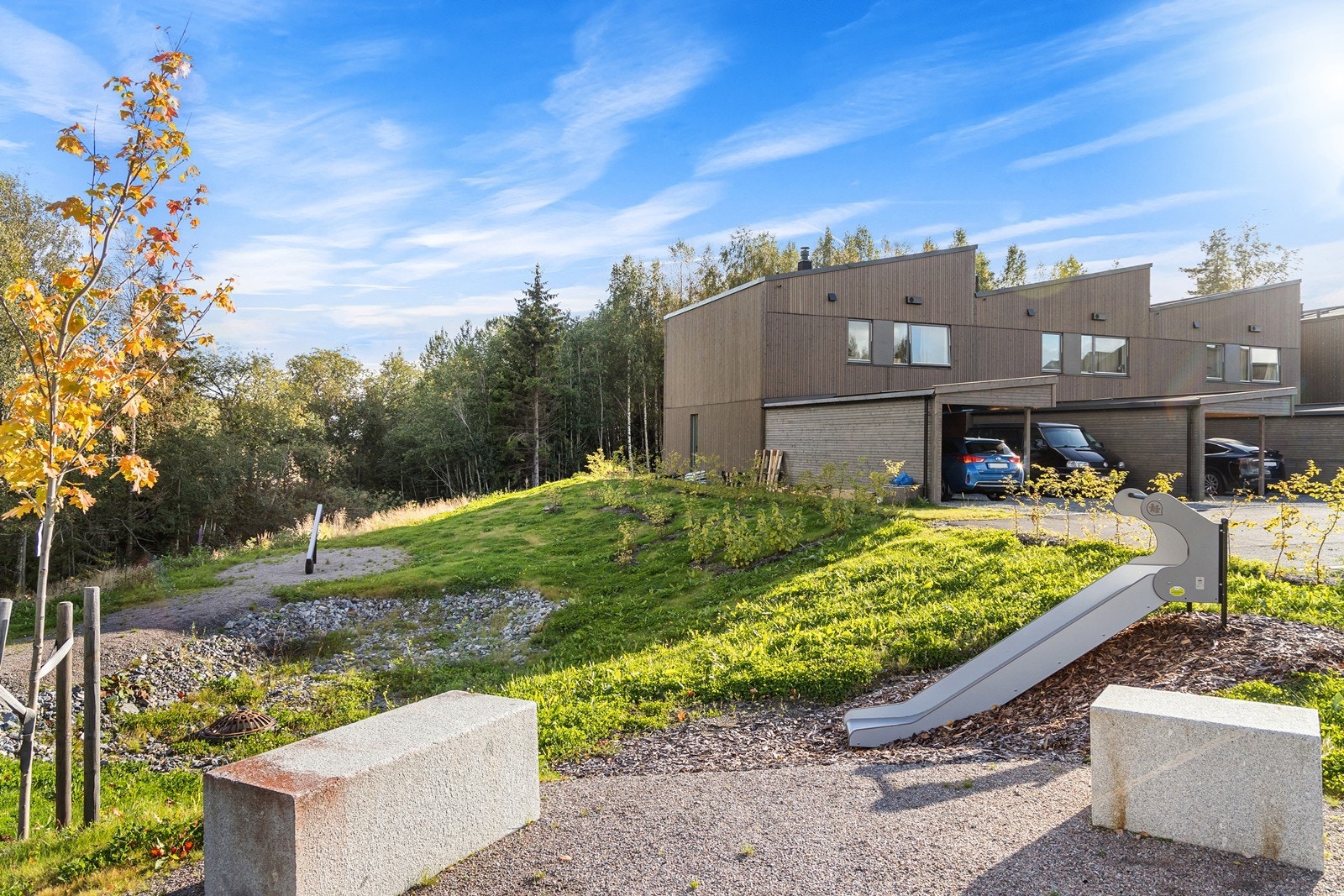 Fellesområde med lekeplass for barna. Galleribilde