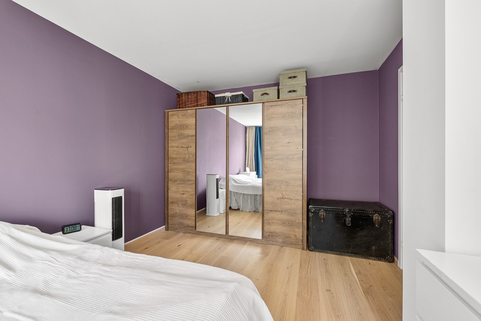 Her er det god lagringsplass i garderobeløsning. Galleribilde