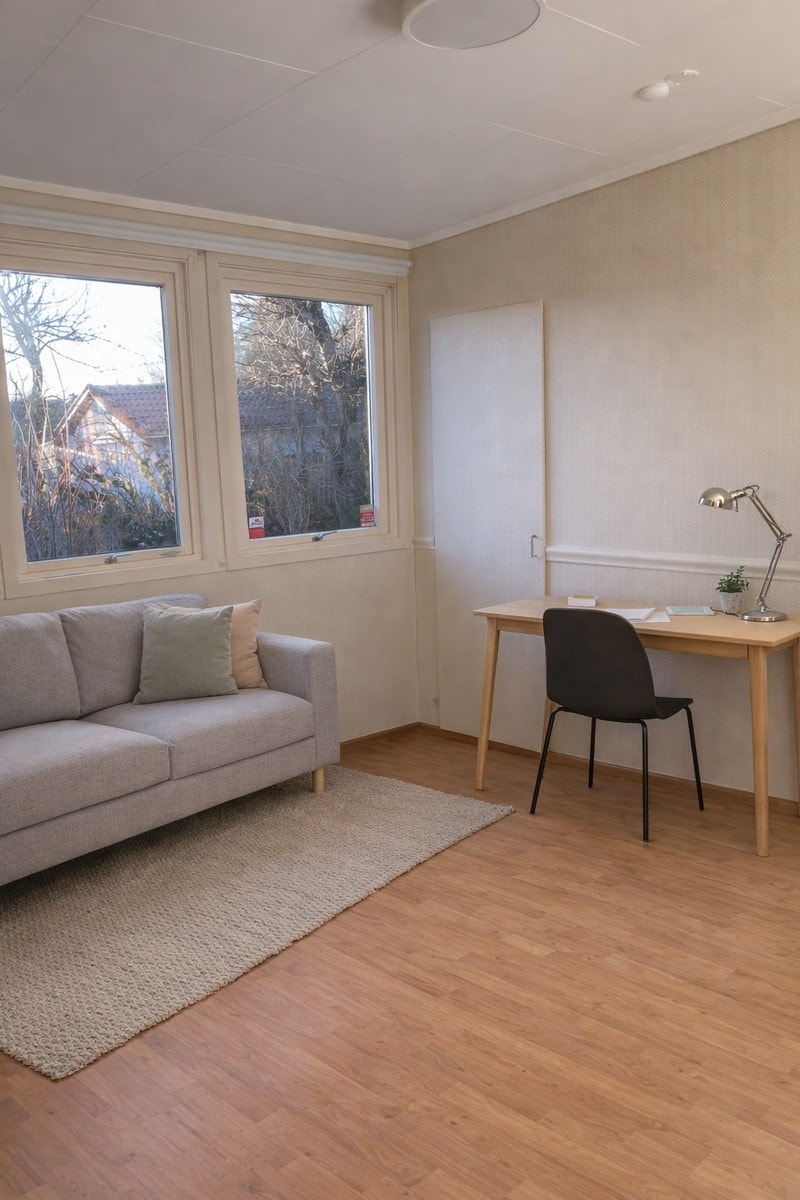 Soverom 2 - rommet har egen bod. Rommet er møblert ved hjelp av AI for illustrasjon Galleribilde