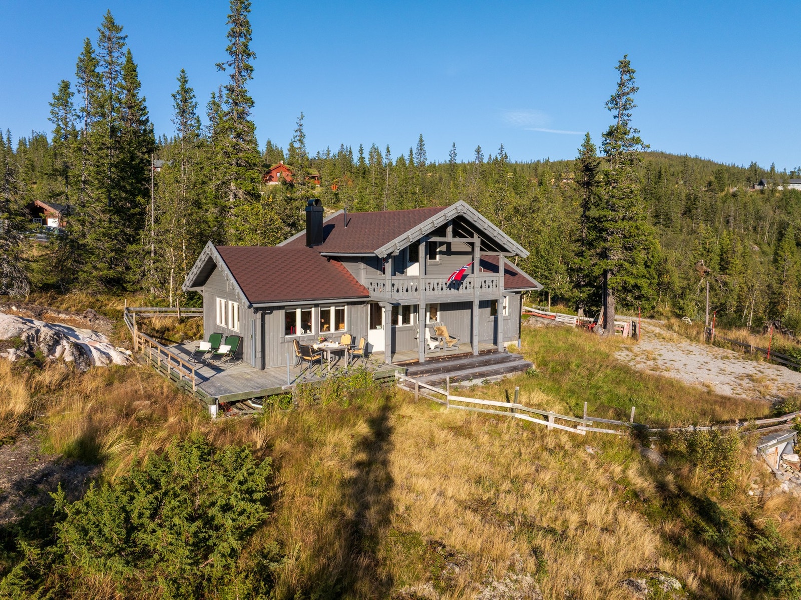 Hytte i to etasjer fra hytteprodusenten Buen. Galleribilde