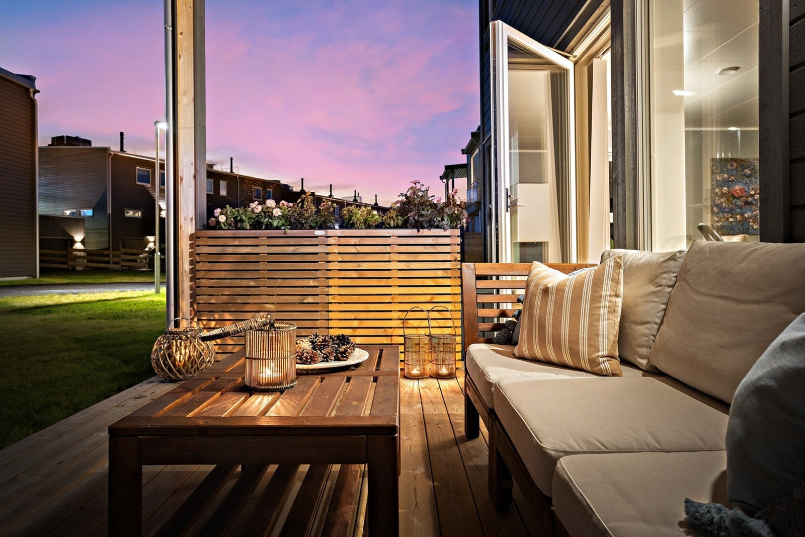 Hyggelig kveldsstemning på terrassen Galleribilde