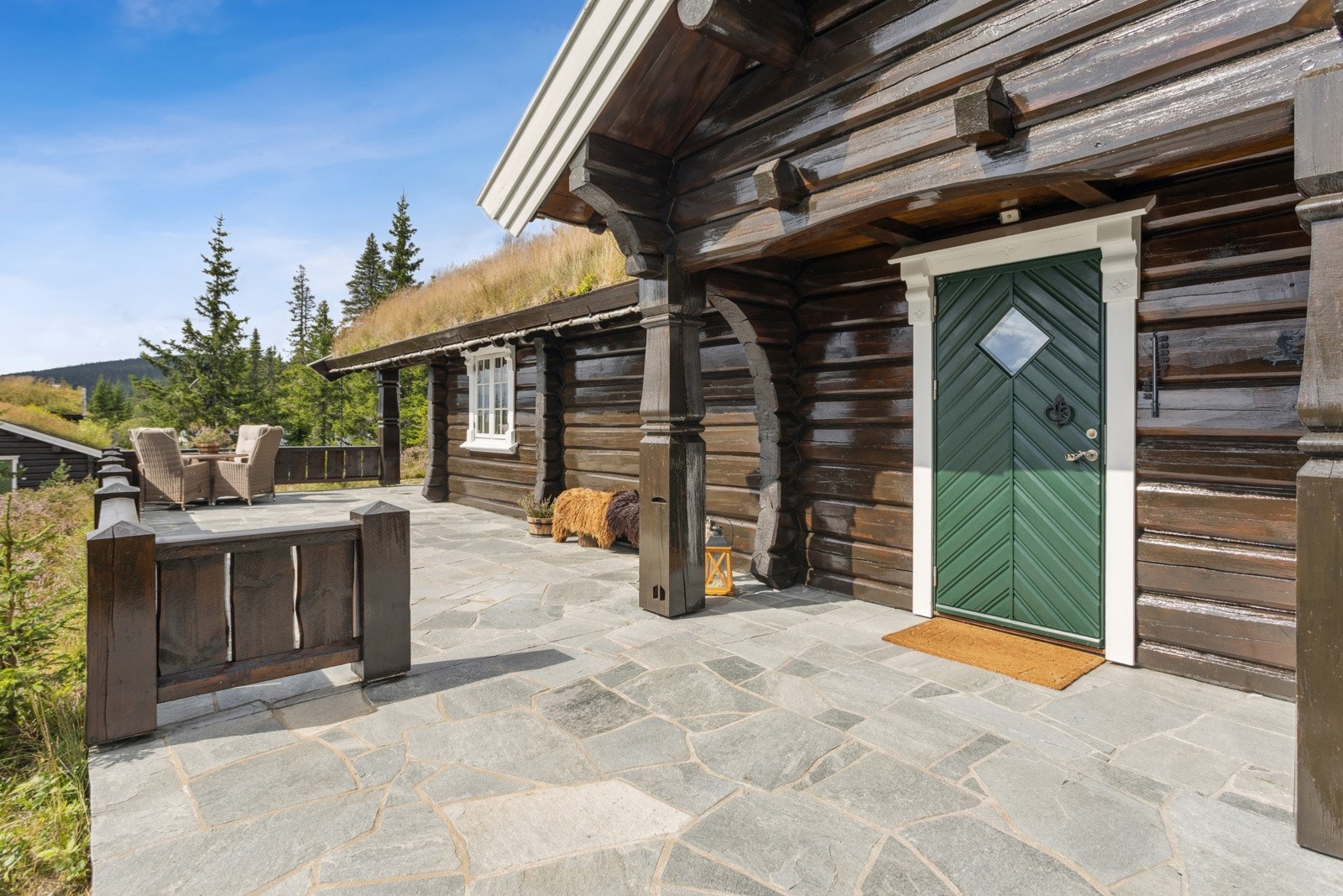 Hytta er oppført i tømmer og oppleves som særdeles velholdt og ivaretatt. Galleribilde