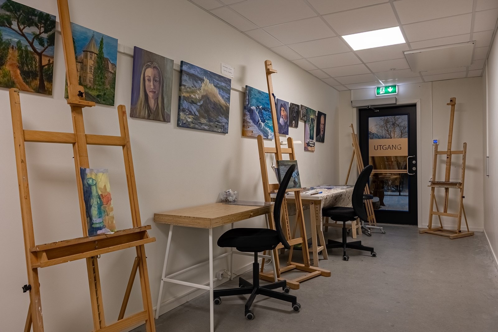 Ønsker man å utforske sine mer artistiske sider tilbyr borettslaget eget hobbyrom. Galleribilde