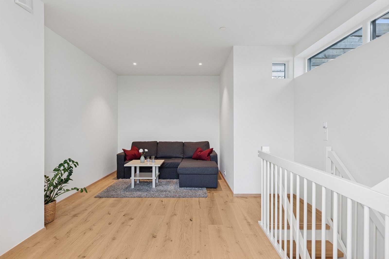 Velkommen opp i 2. etasje - Pen takstue med fin utsikt og utgang til privat takterrasse Galleribilde