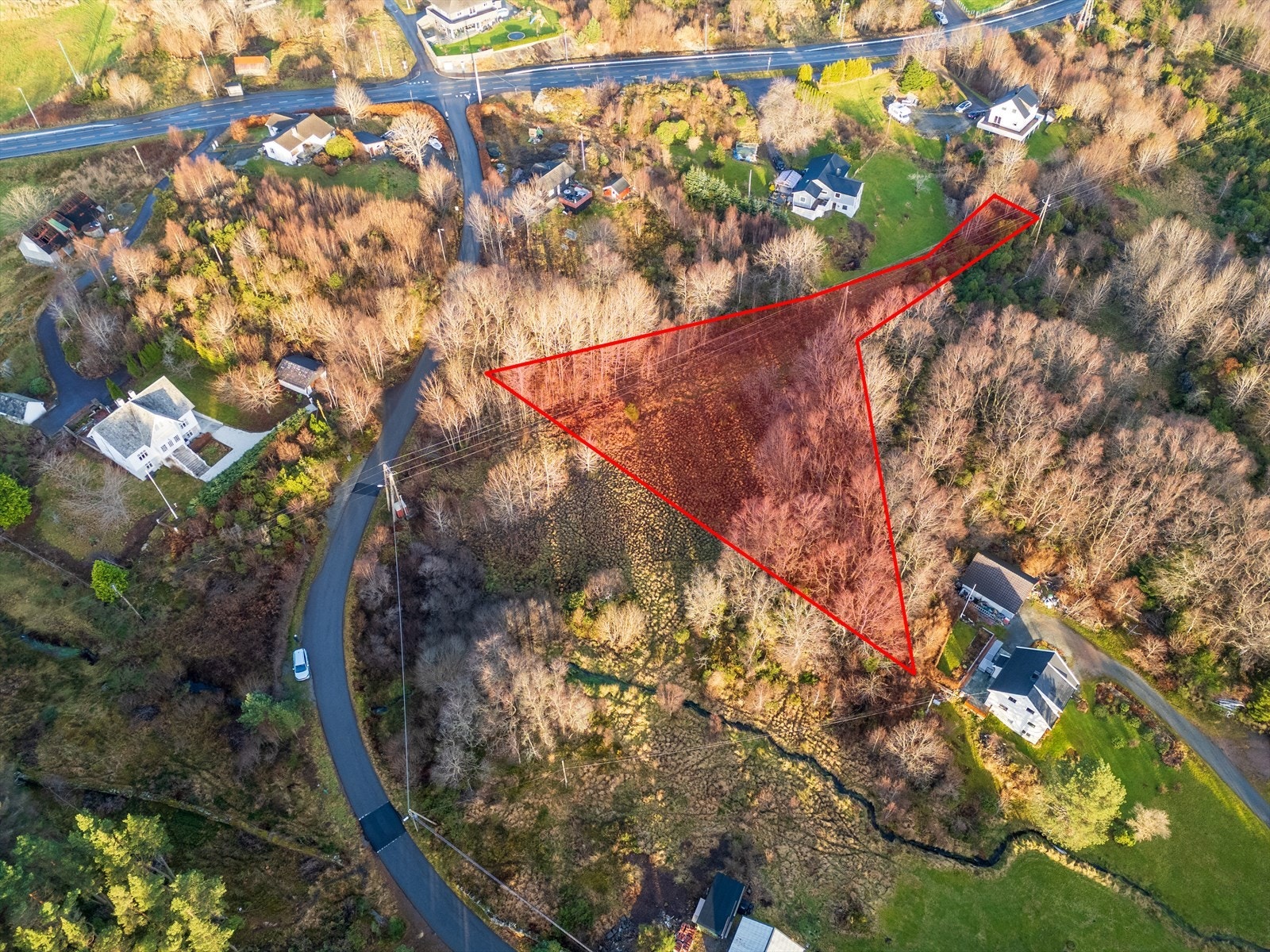 Teig nr 2 ligger nærmere hovedveien. Er på ca. 3400 kvm. og ligger for det meste i LNF-spredt boligbebyggelse. Inntegning må sees på som omtrentlig. Galleribilde