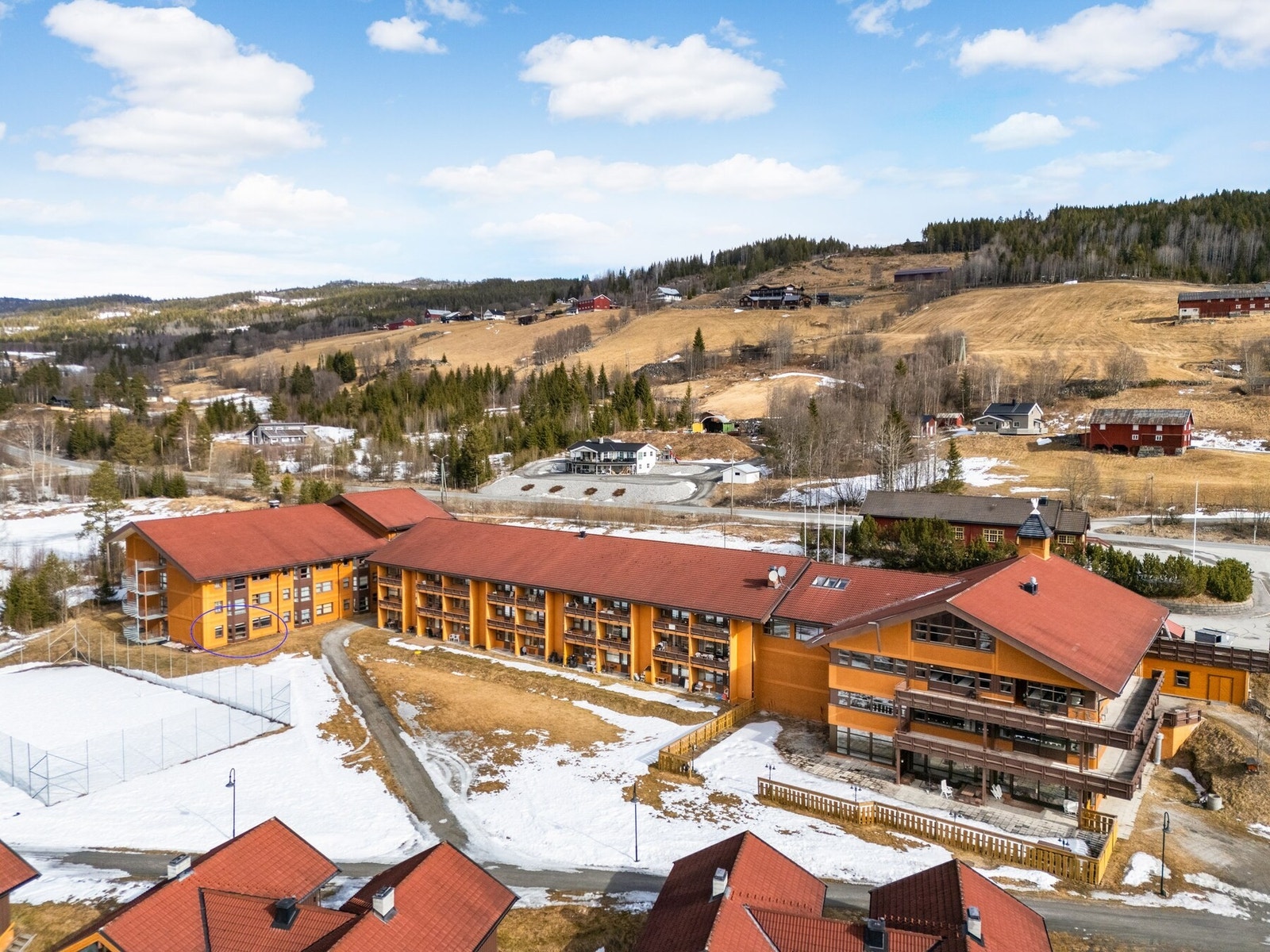 Leiligheten ligger i byggets 1.etasje - på bakkeplan på Actif Hotel. Galleribilde