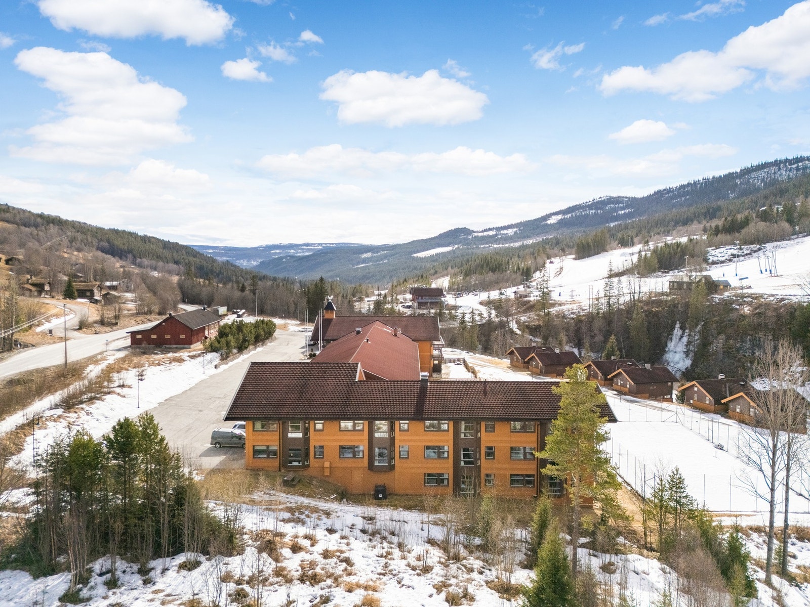 Enkel og praktisk selveierleilighet beliggende på Actif Hotell, rett ved Ål skisenter. Galleribilde