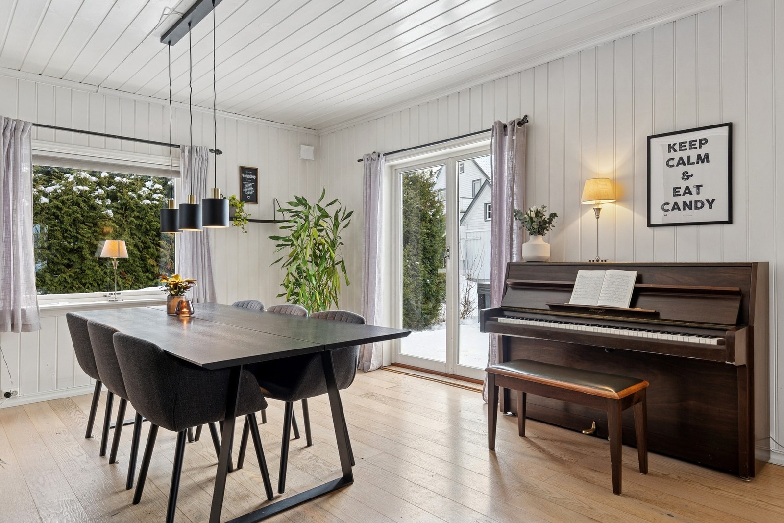 Spisestue med utgang Galleribilde