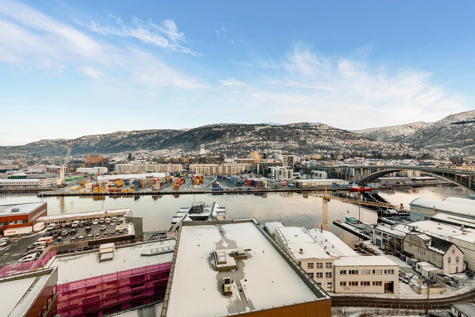 - Beliggenheten er perfekt for studenter med nærhet til BI, UIB, og gode kollektivforbindelser til NHH og HVL - Galleribilde