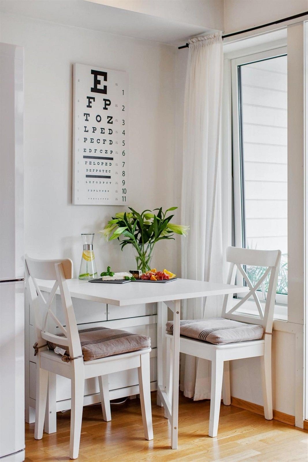 Kjøkken med plass til spisebord Galleribilde