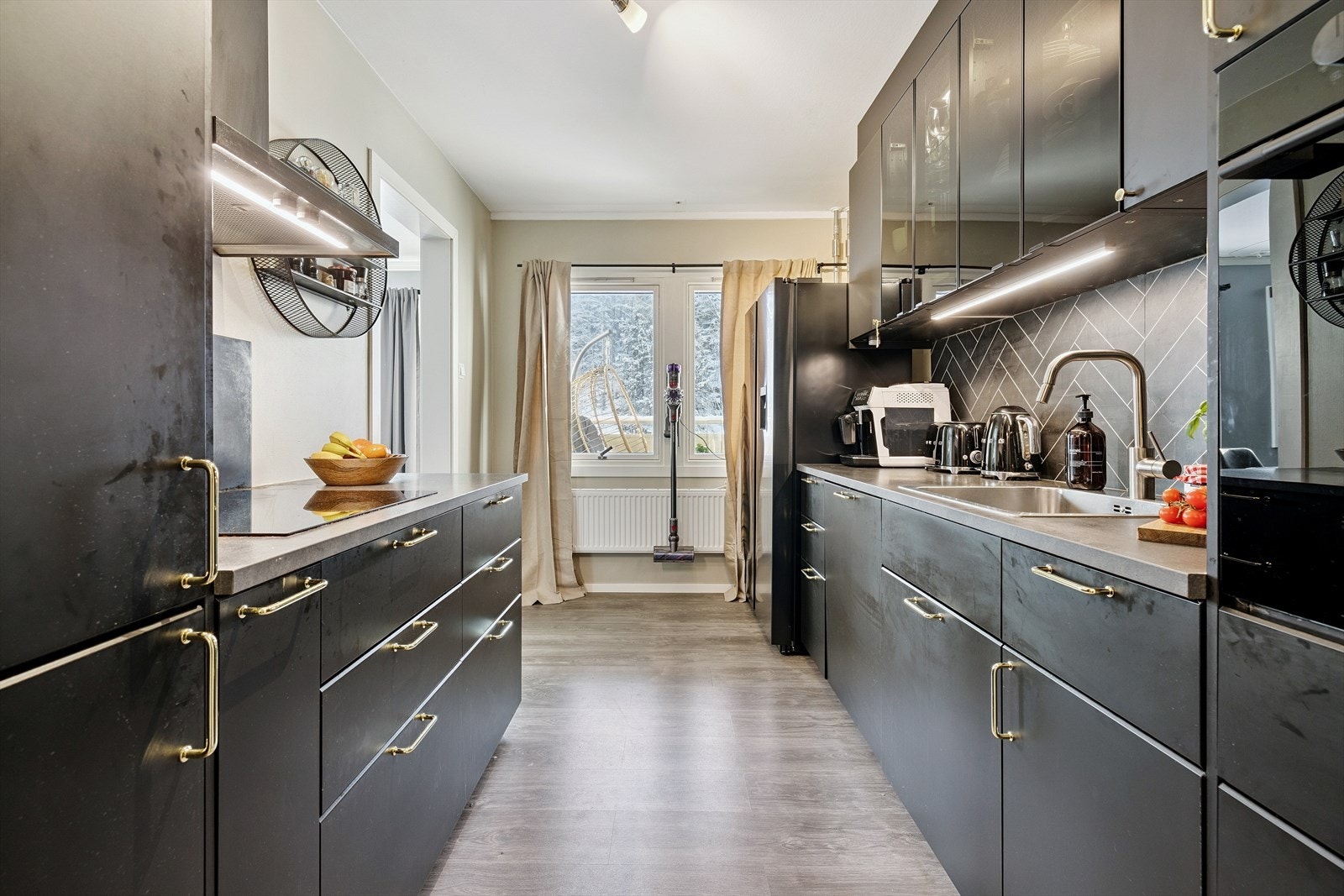 Moderne og pent kjøkken fra Ikea i 2020 Galleribilde