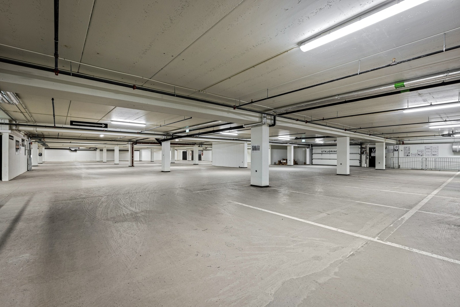 Parkering i garasje mot betaling Galleribilde