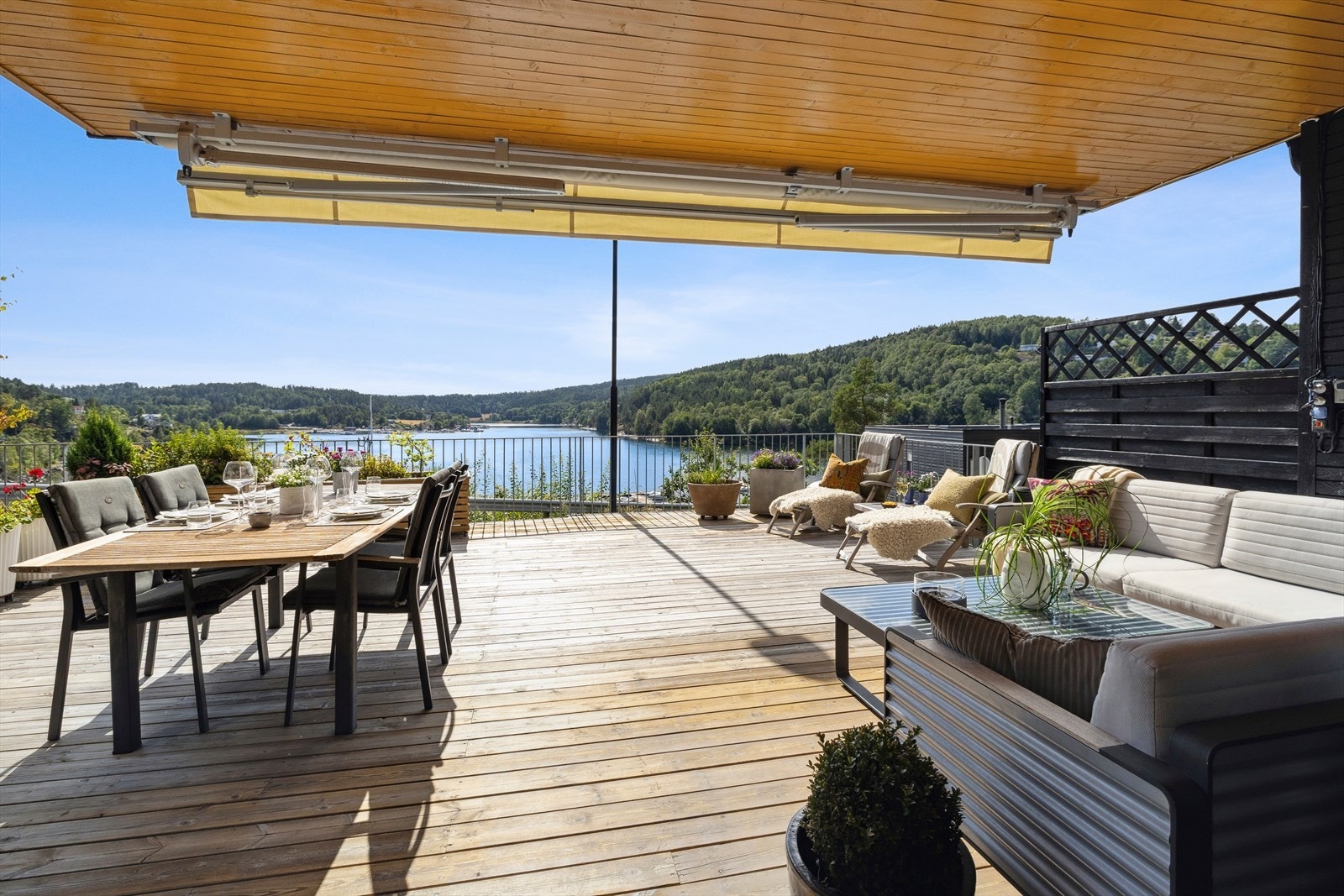 Her kan man nyte fine sommerdager Galleribilde