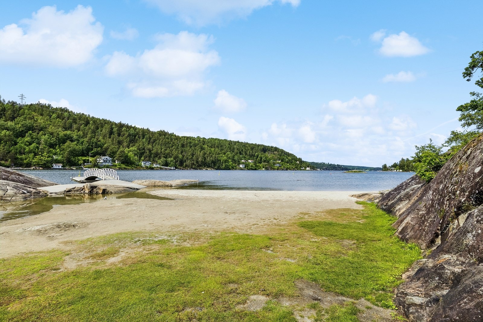 Gangavstand til Breivoll Friluftsområde med flotte turområder, svaberg og deilige badestrender Galleribilde