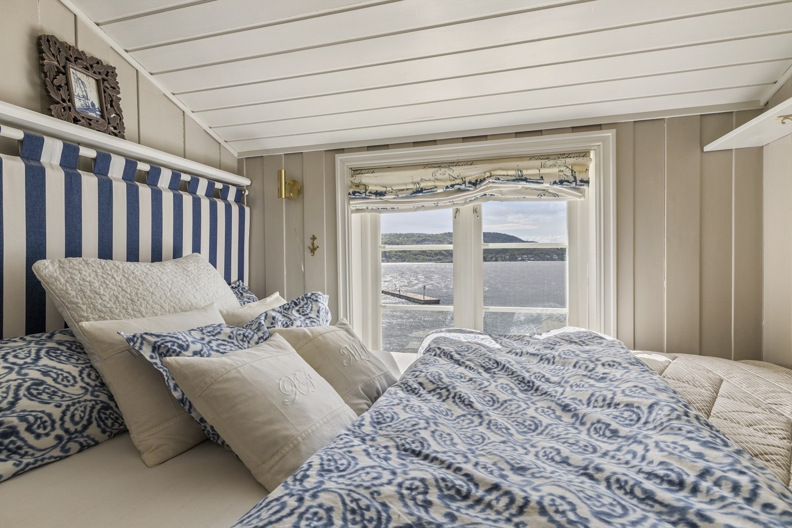 Fantastisk utsikt fra soveromsvinduet - bringer naturen inn i rommet. Galleribilde