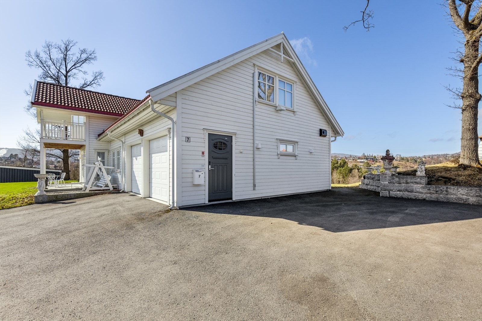 Stor gårdsplass. Galleribilde