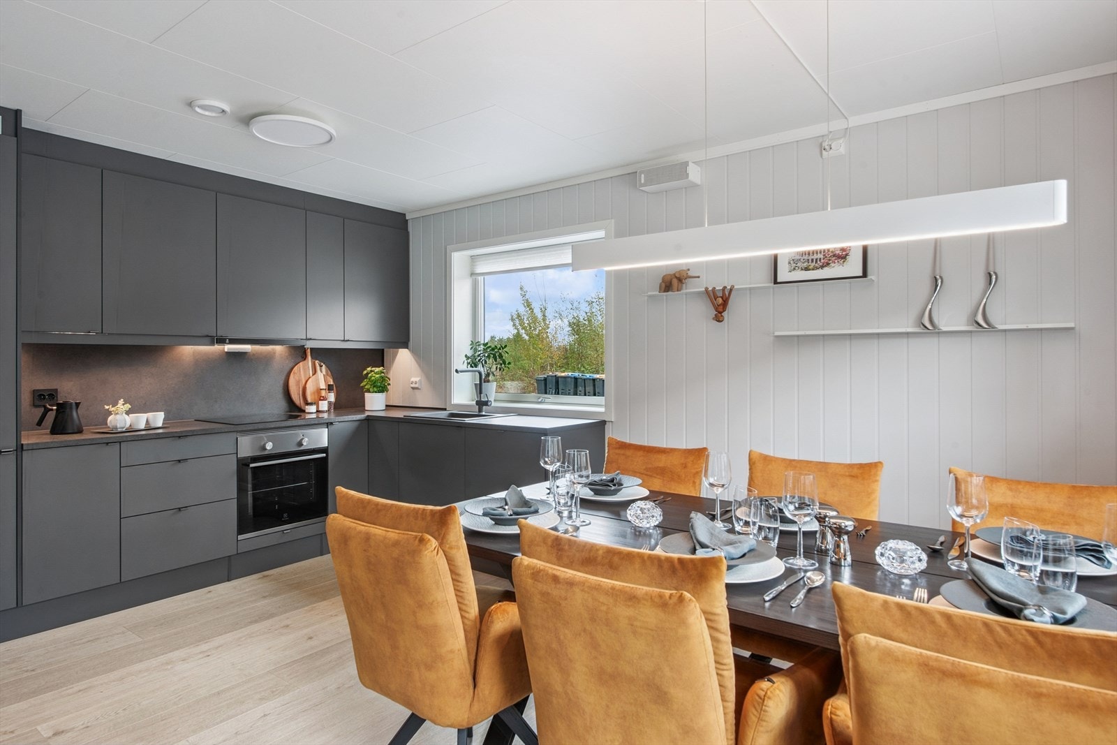 God plass til spisestue tilknyttet kjøkken. Galleribilde