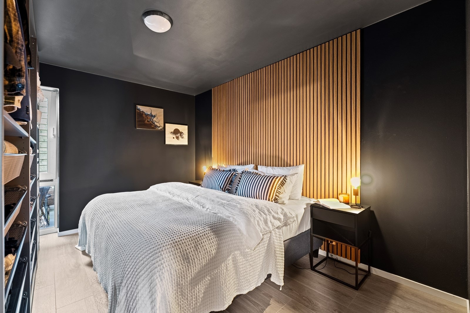 Hovedsoverommet gir fin plass til dobbeltseng og stor garderobe. Galleribilde