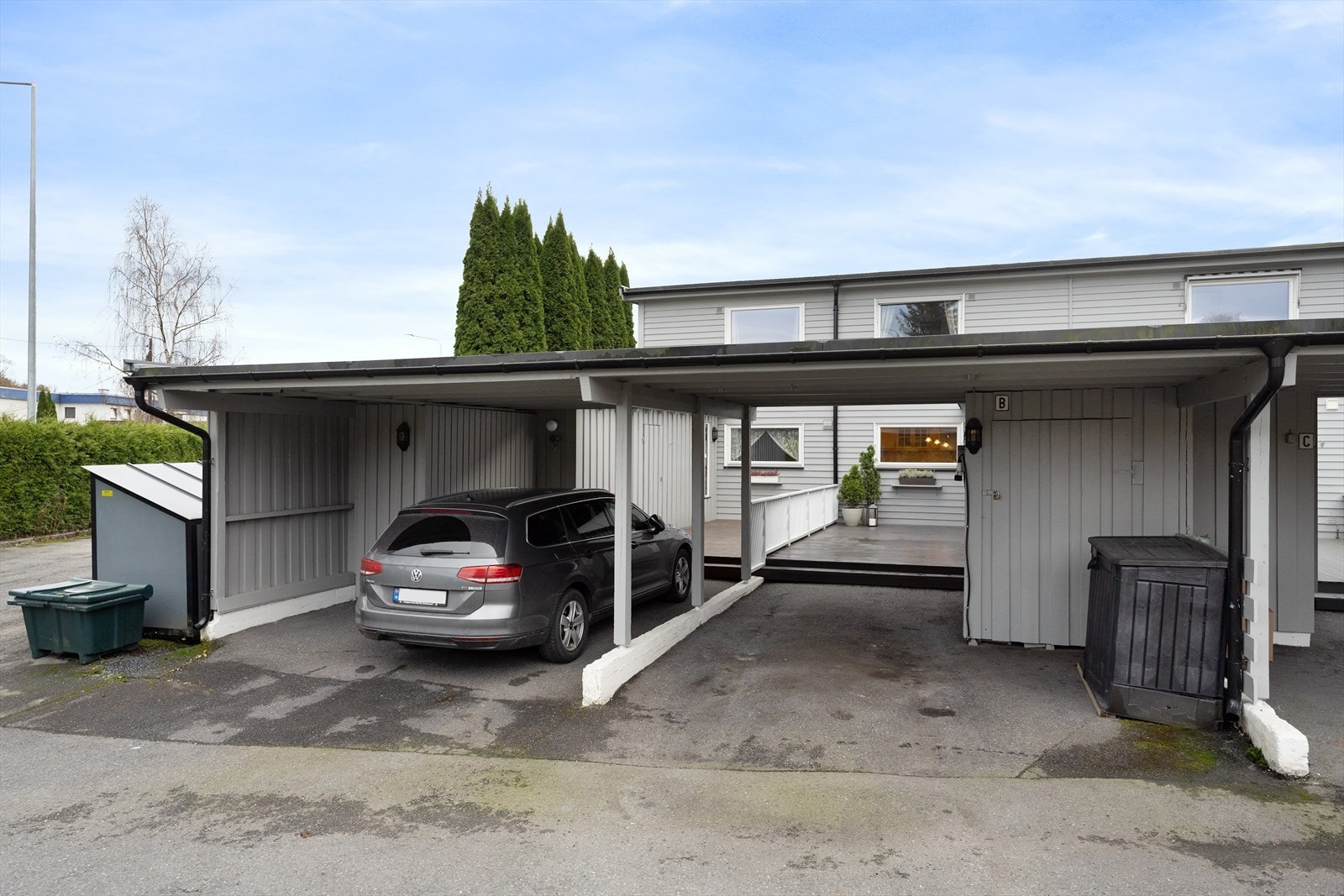 Carport / inngangsparti Galleribilde