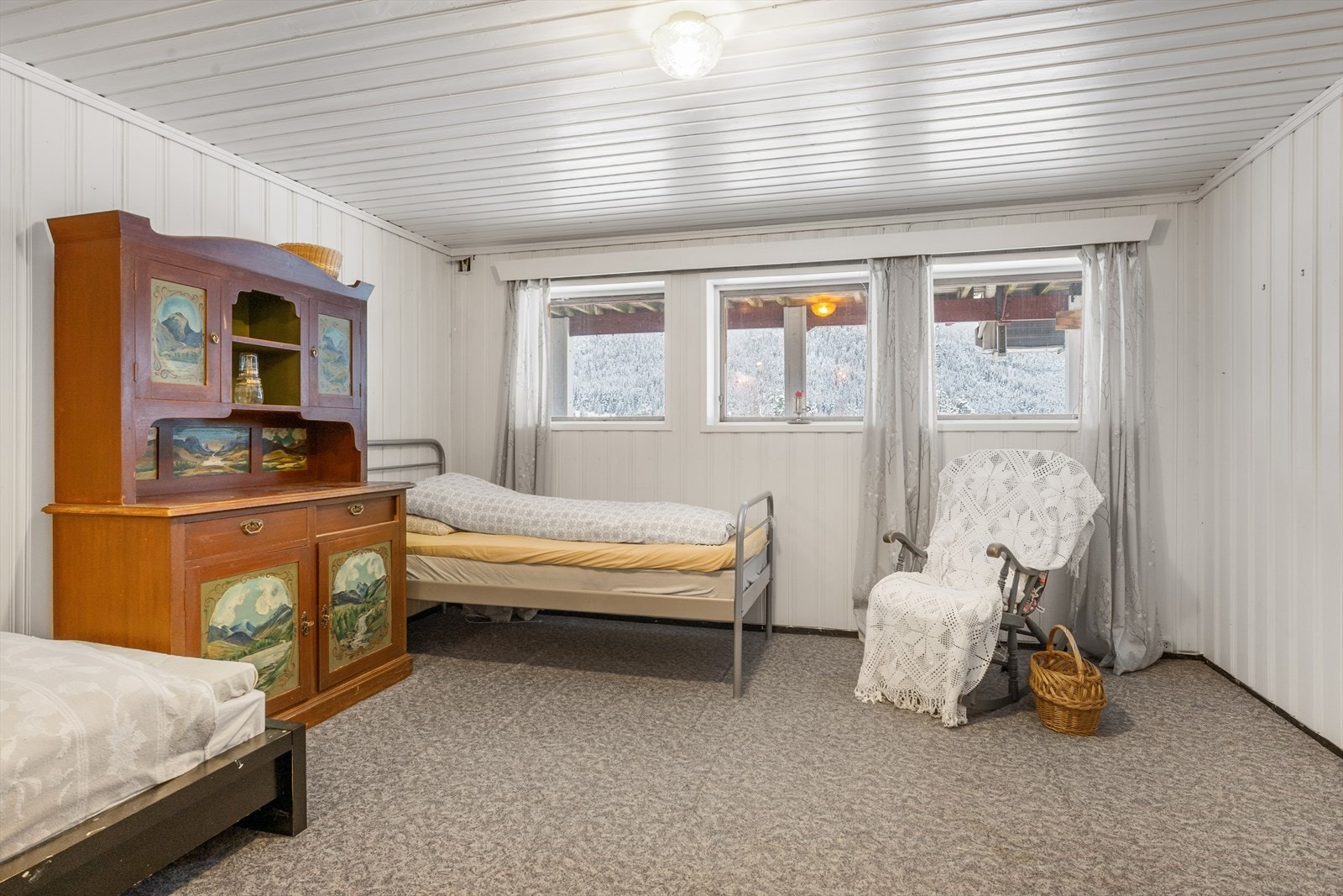 En romslig kjellerstue gir ekstra bruksmuligheter og spillerom. Galleribilde