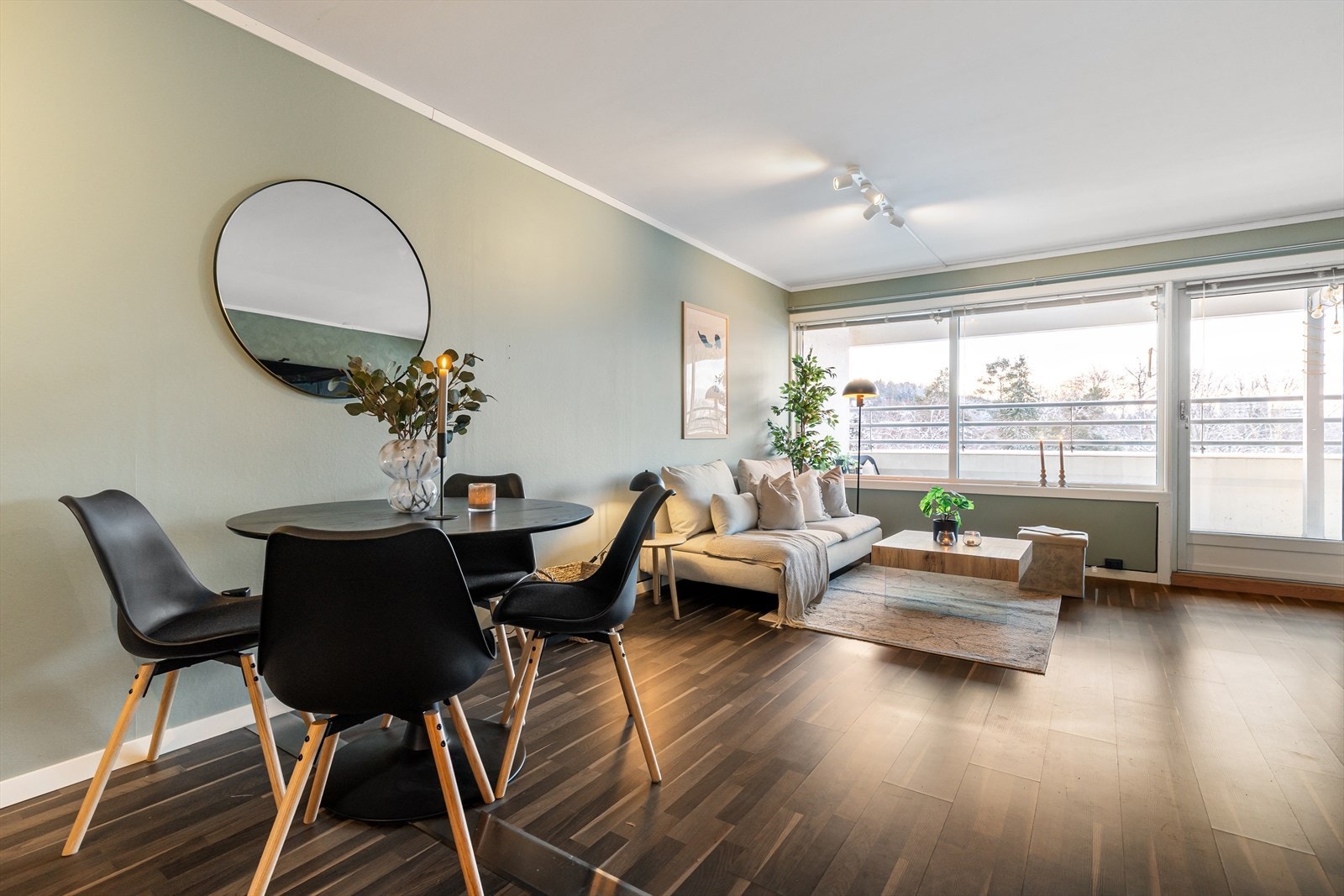 Her bor du høyt og fritt, med idyllisk utsyn - helt skjermet for innsyn Galleribilde