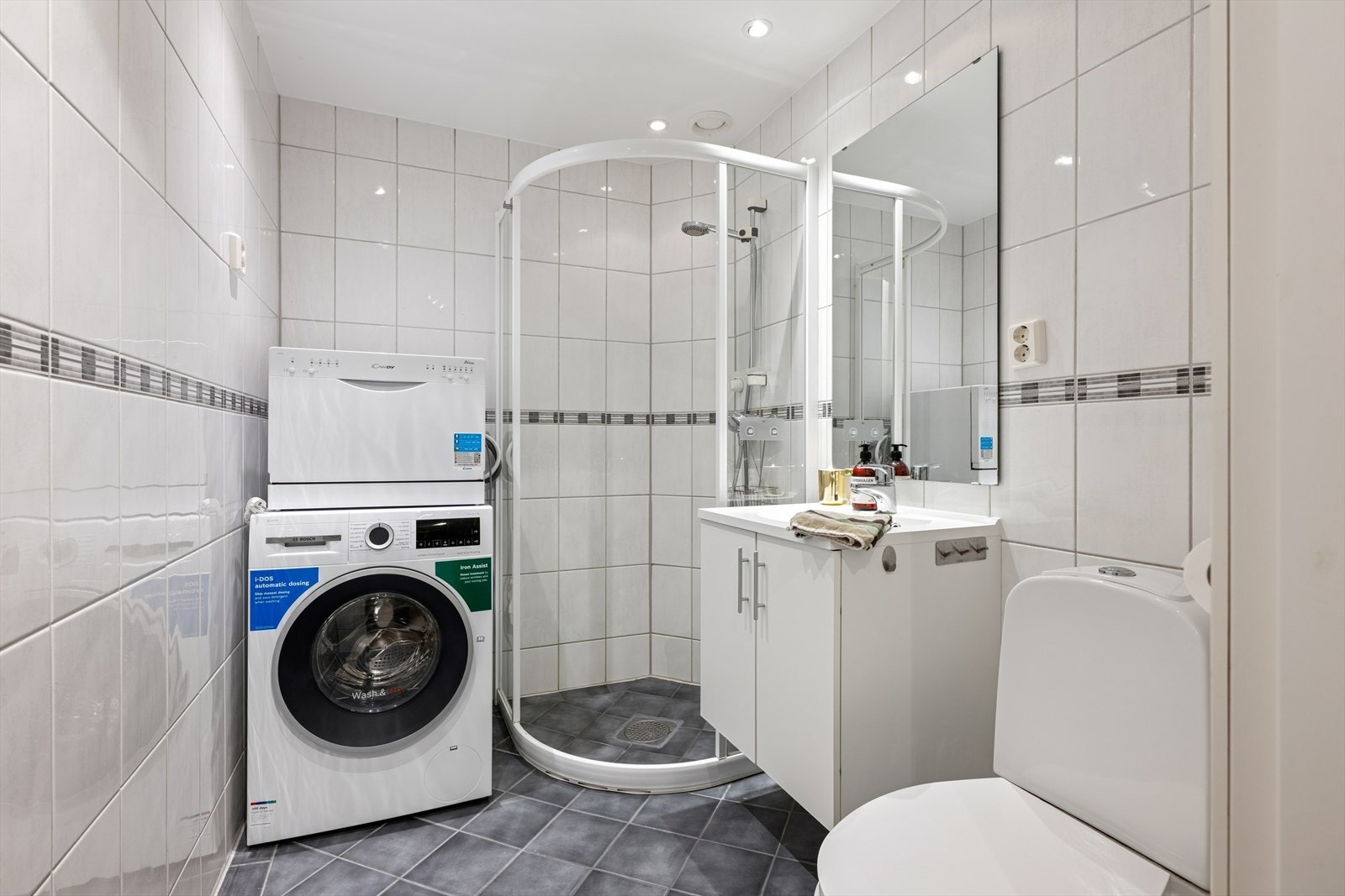 Det er behagelige varmekabler i gulv. Galleribilde