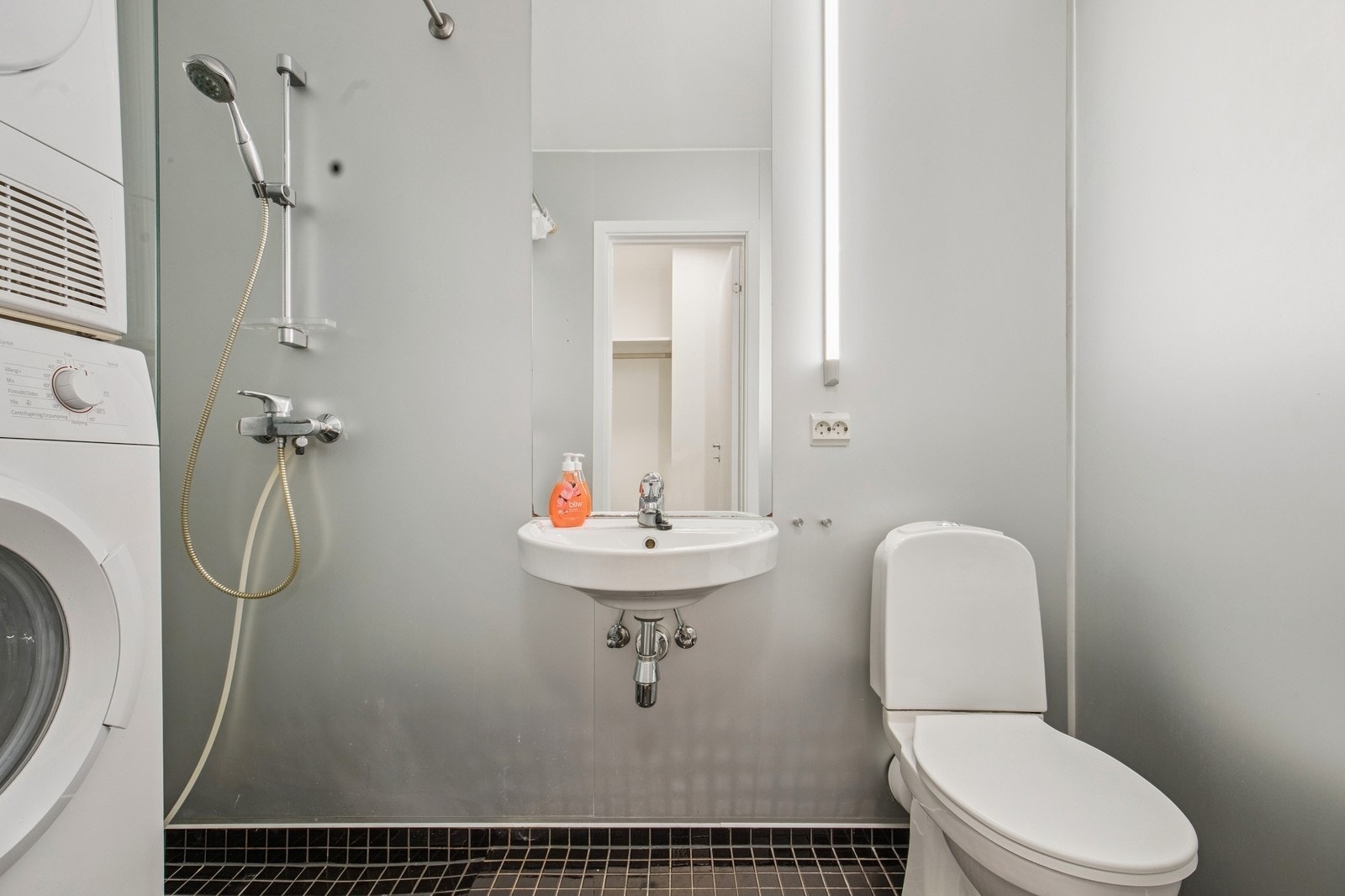 Bad - Vaskemaskin og tørketrommel medfølger. Galleribilde