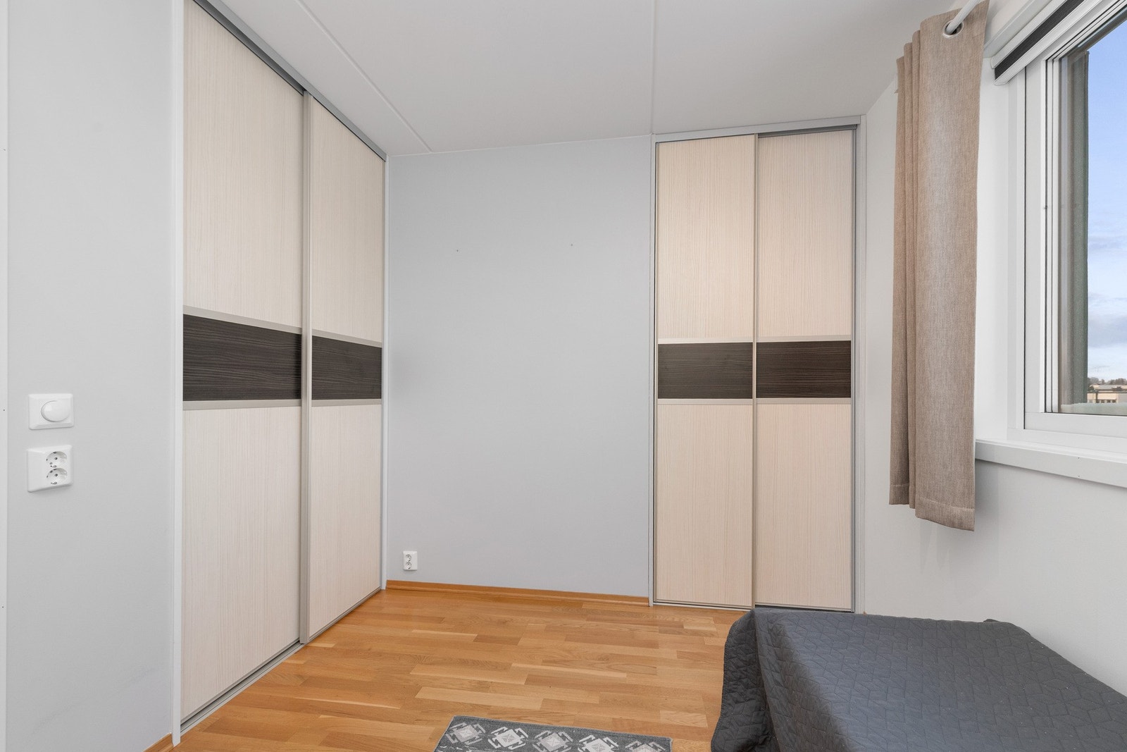 Soverom 2 har to skyvedørsgaderober Galleribilde