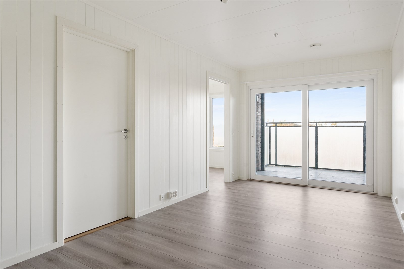 Fra stue er det inngang til soverom, bod, bad og balkong. Galleribilde