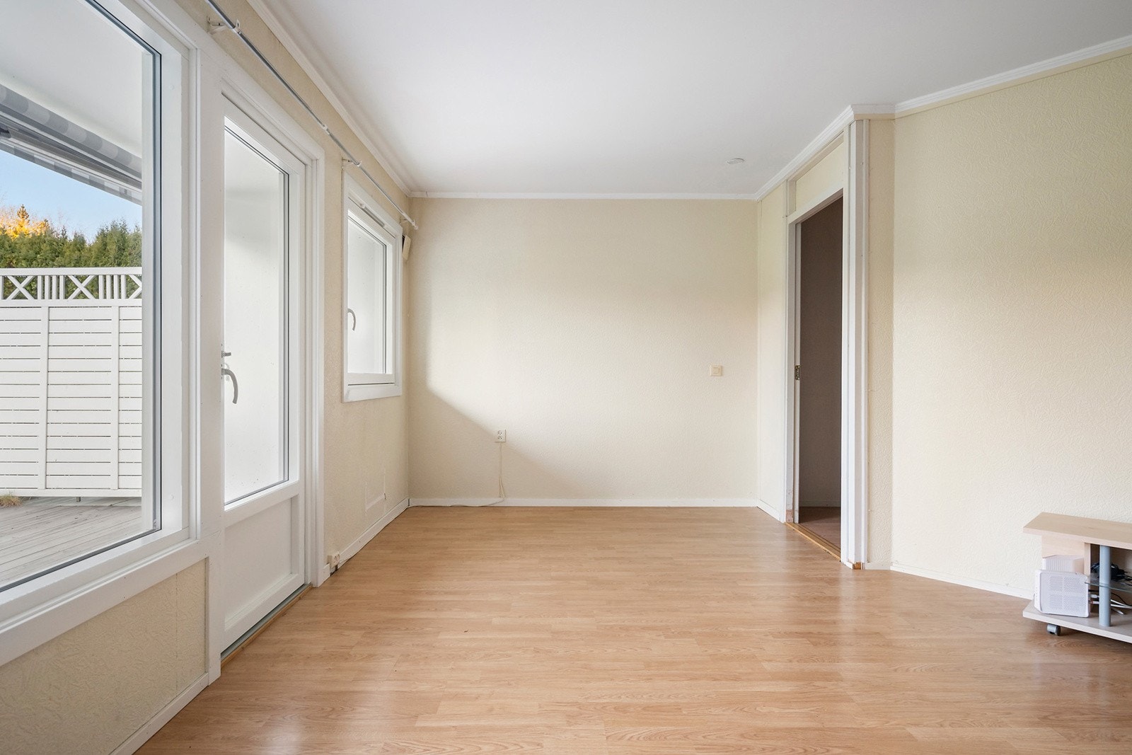 Fra stuen kan du gå inn til allrom / sovealkove. Galleribilde