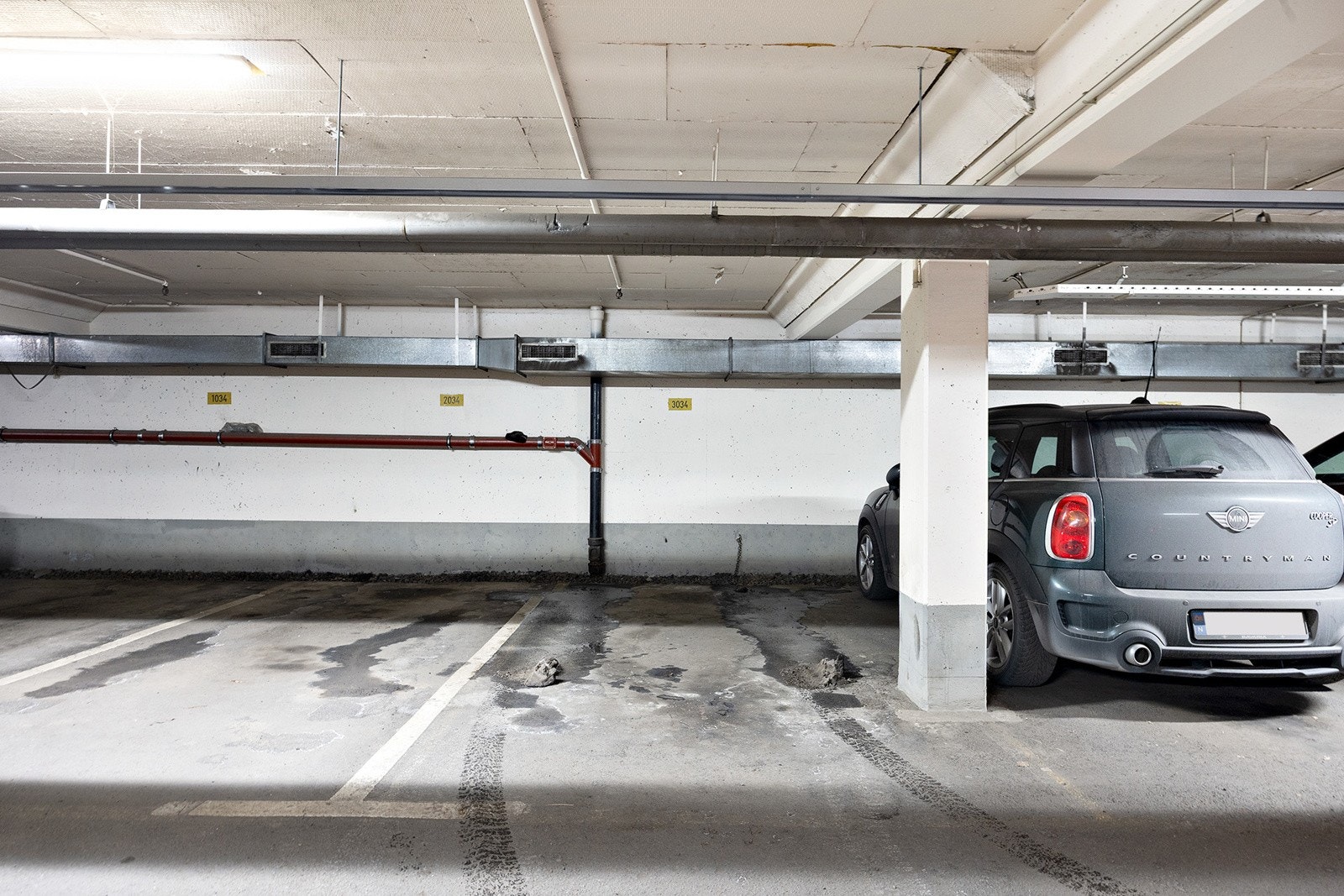 Garasjeplass medfølger. Galleribilde