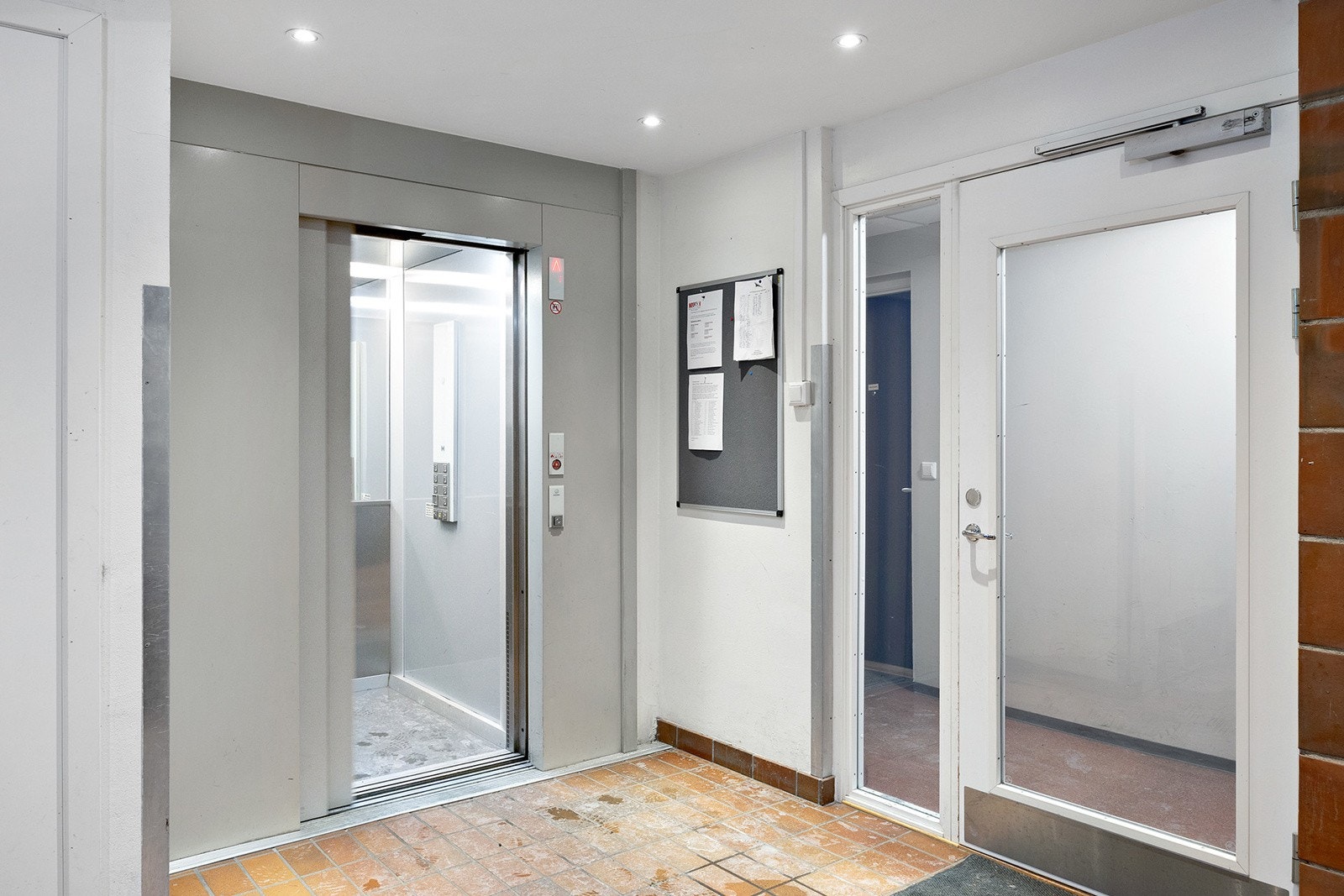 Bygget har heis og søppelsjakt for en enkel hverdag. Galleribilde