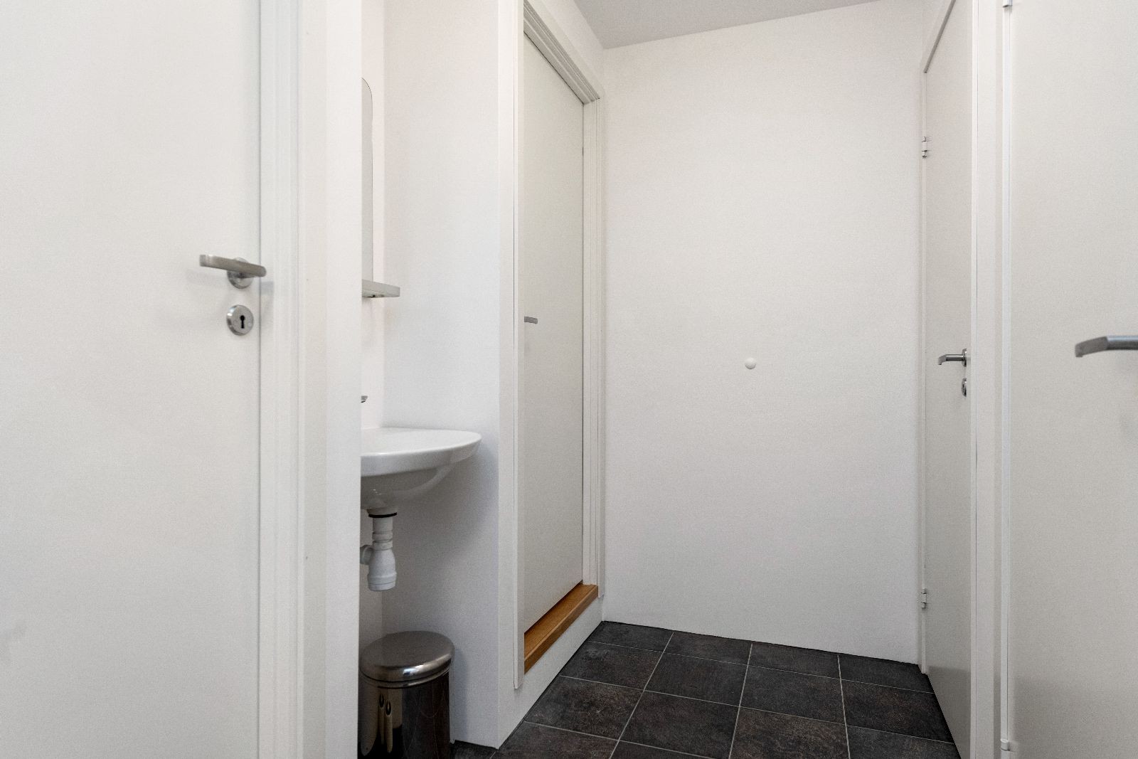 2 dusjer og 2 toalett. Galleribilde