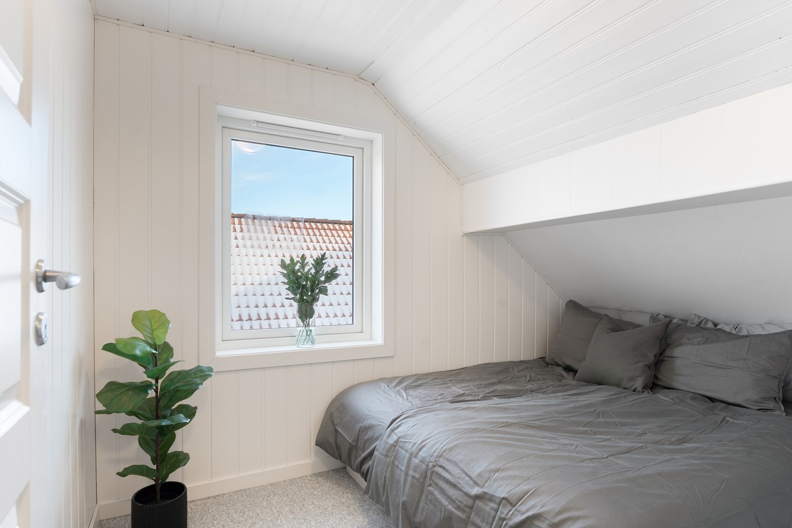 Soverom nr 2 i loftetasjen. Galleribilde