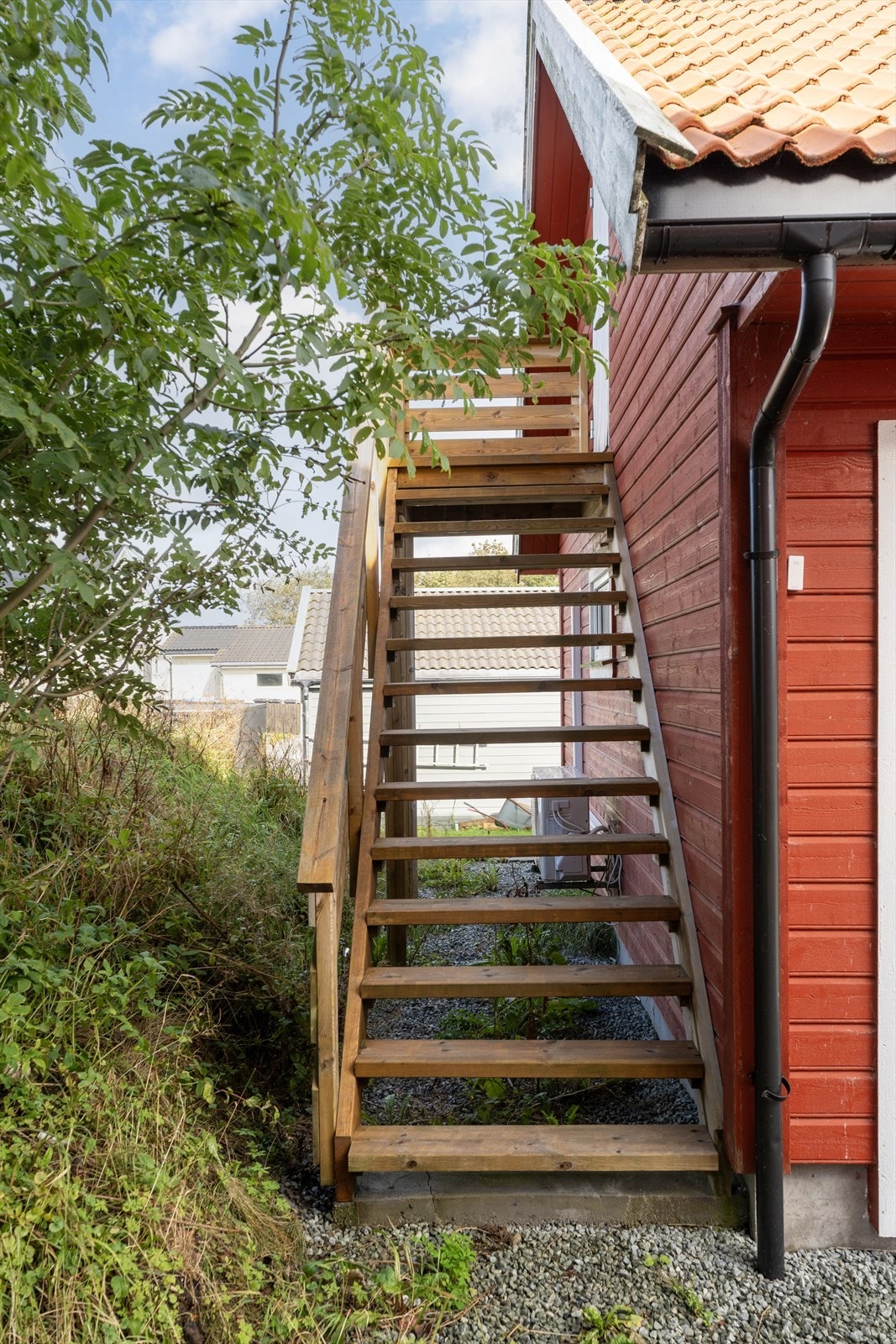 Trapper opp til lofte på garasjen. Galleribilde