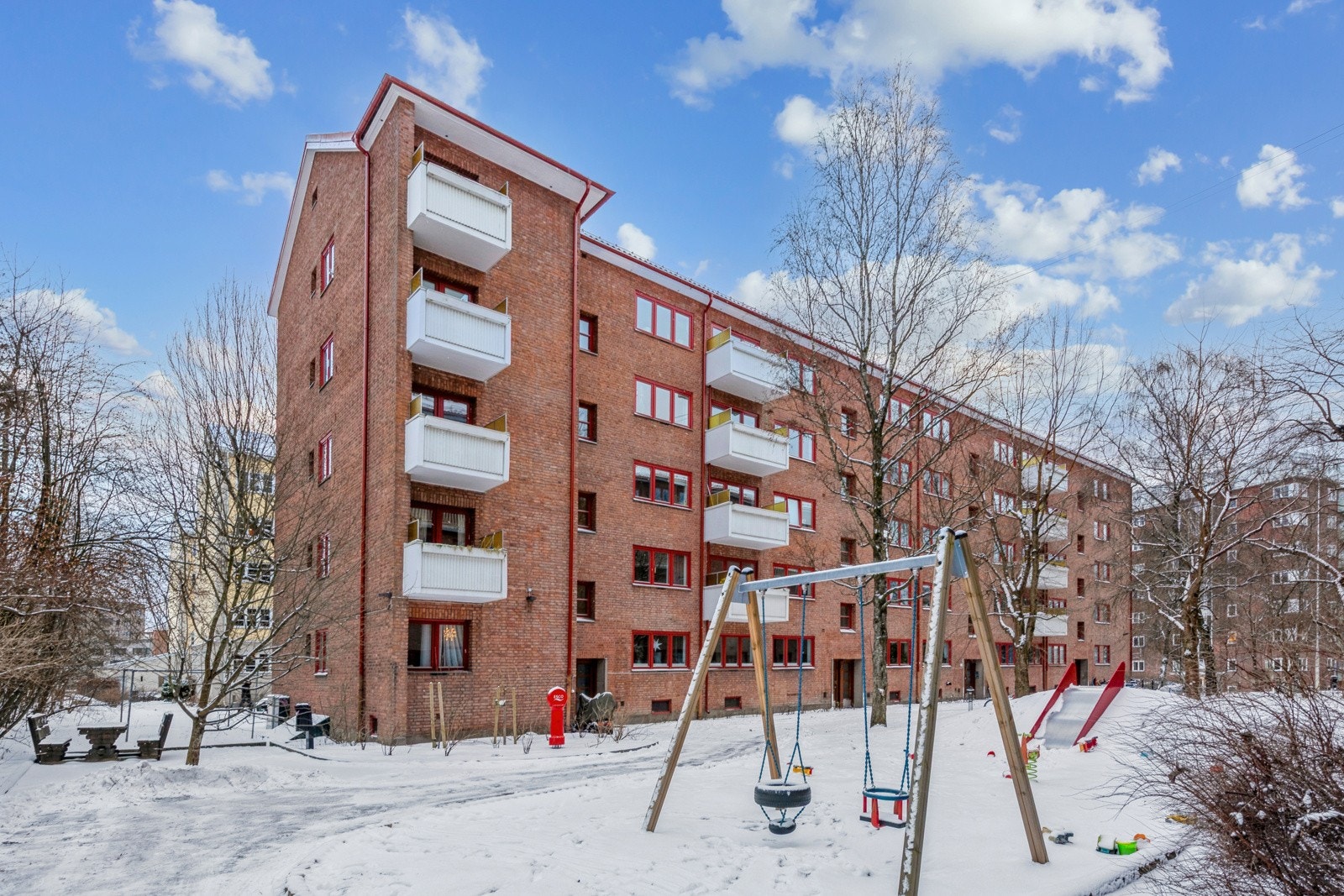 Brochmanns gate 10D er attraktivt beliggende i et rolig og tilbaketrukket område på Bjølsen, med alt av servicetilbud i umiddelbar nærhet. Galleribilde