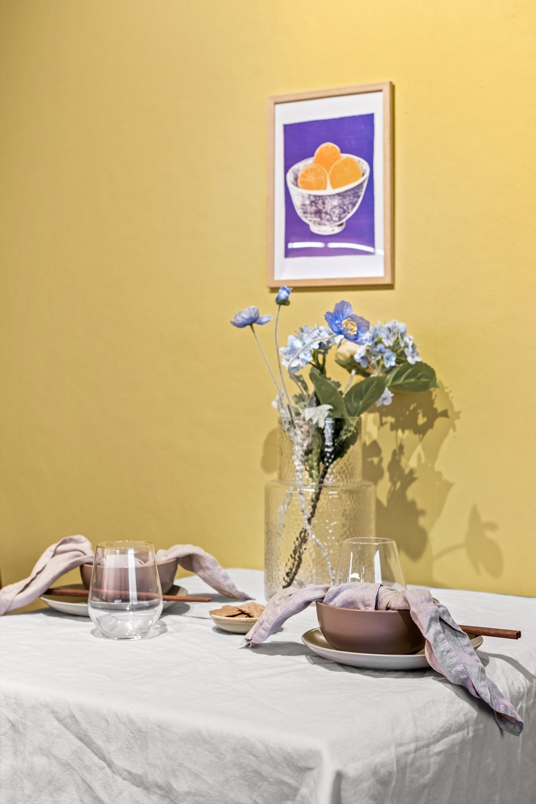 "Vi har hatt masse fine turer i Lillomarka, både ski- og gåturer. Det er en knapp km til du er i skogen, som er kjempedeilig. Området har mye å tilby: Linderudsenter, Linderud Gård og Veitvet senter m/kultursenteret, og nærhet til skoler og barnehager" Galleribilde